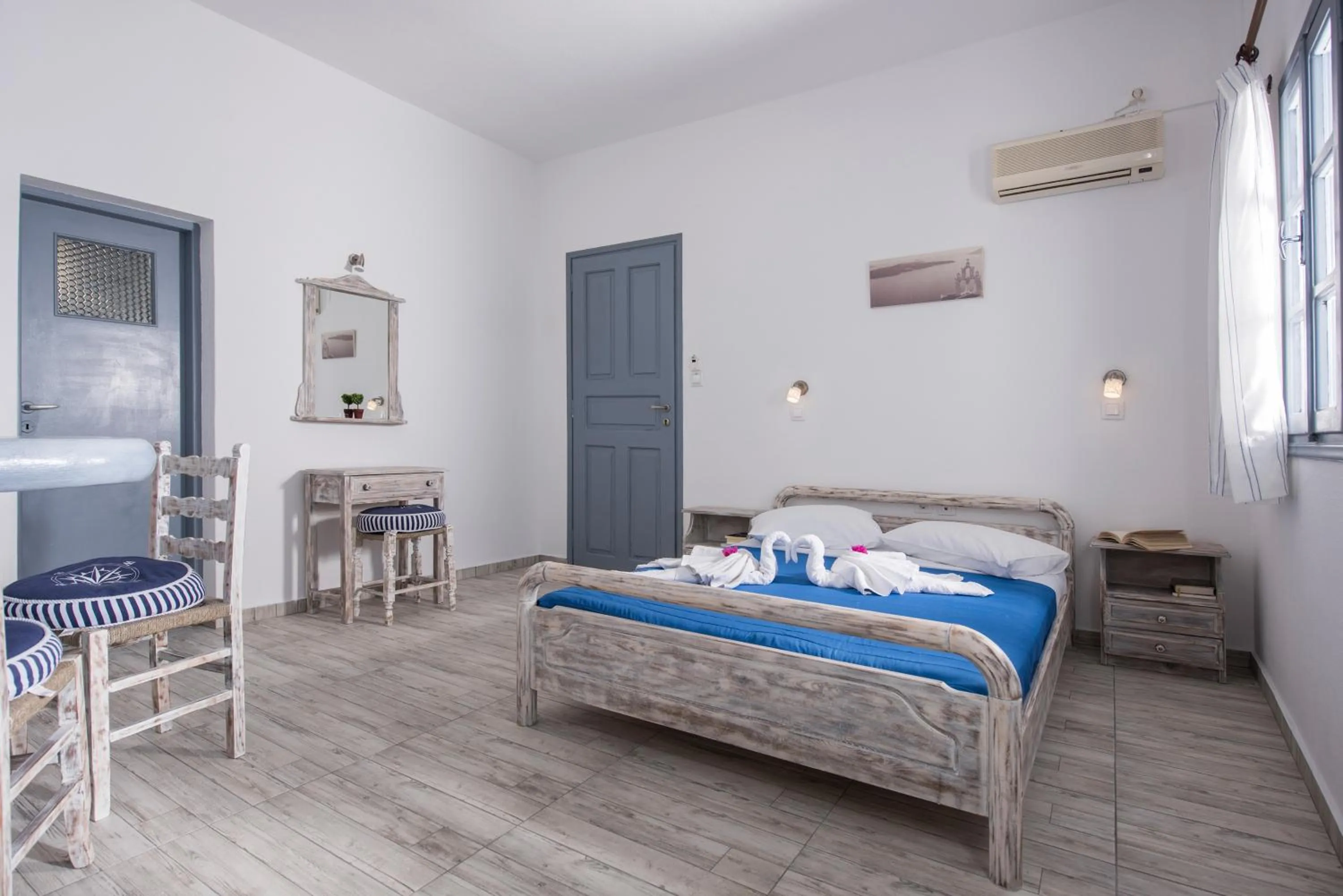 Bedroom, Bed in Maryloujohn Villas Oia