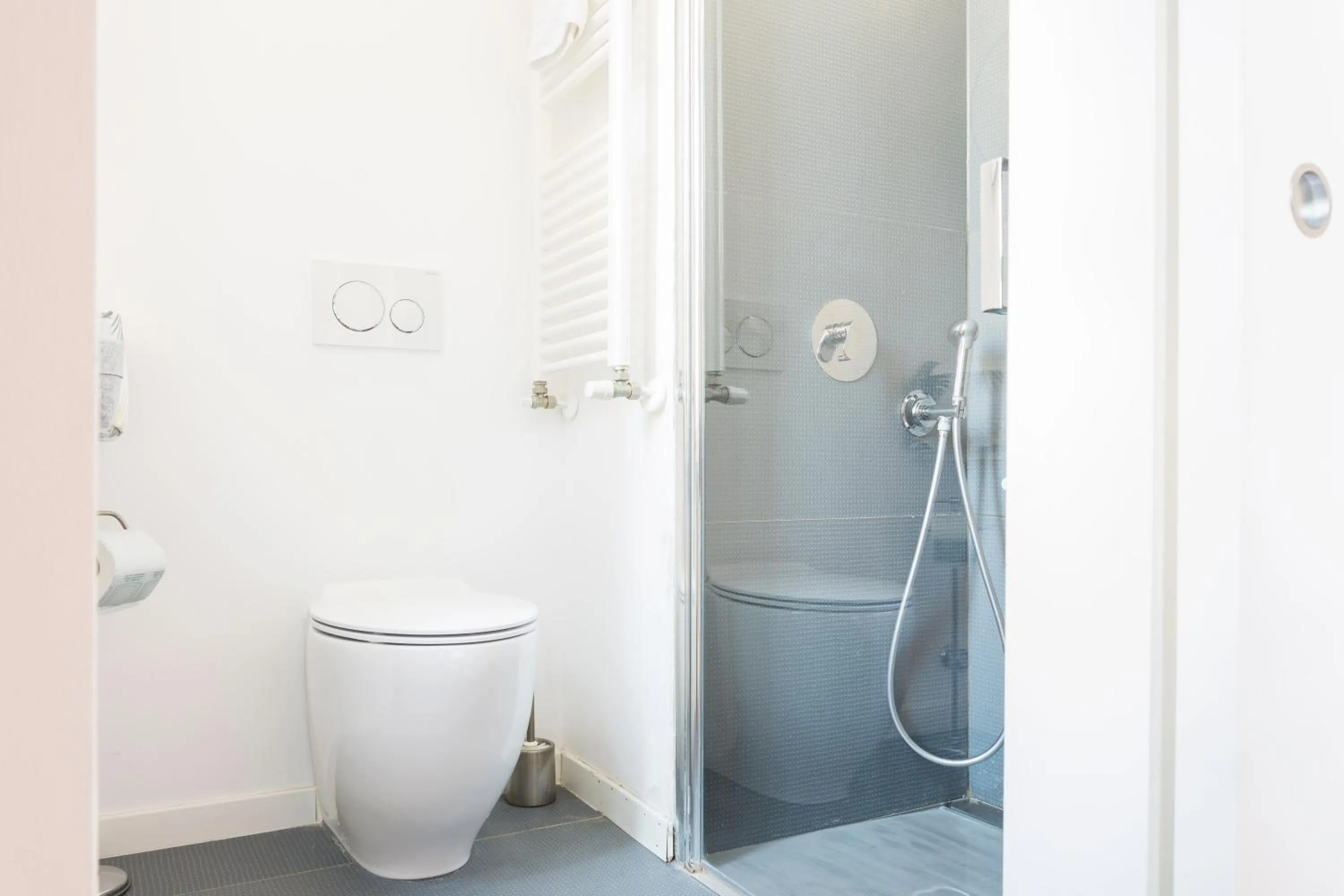 Bathroom in Heart Milan Apartments Duomo Colonne