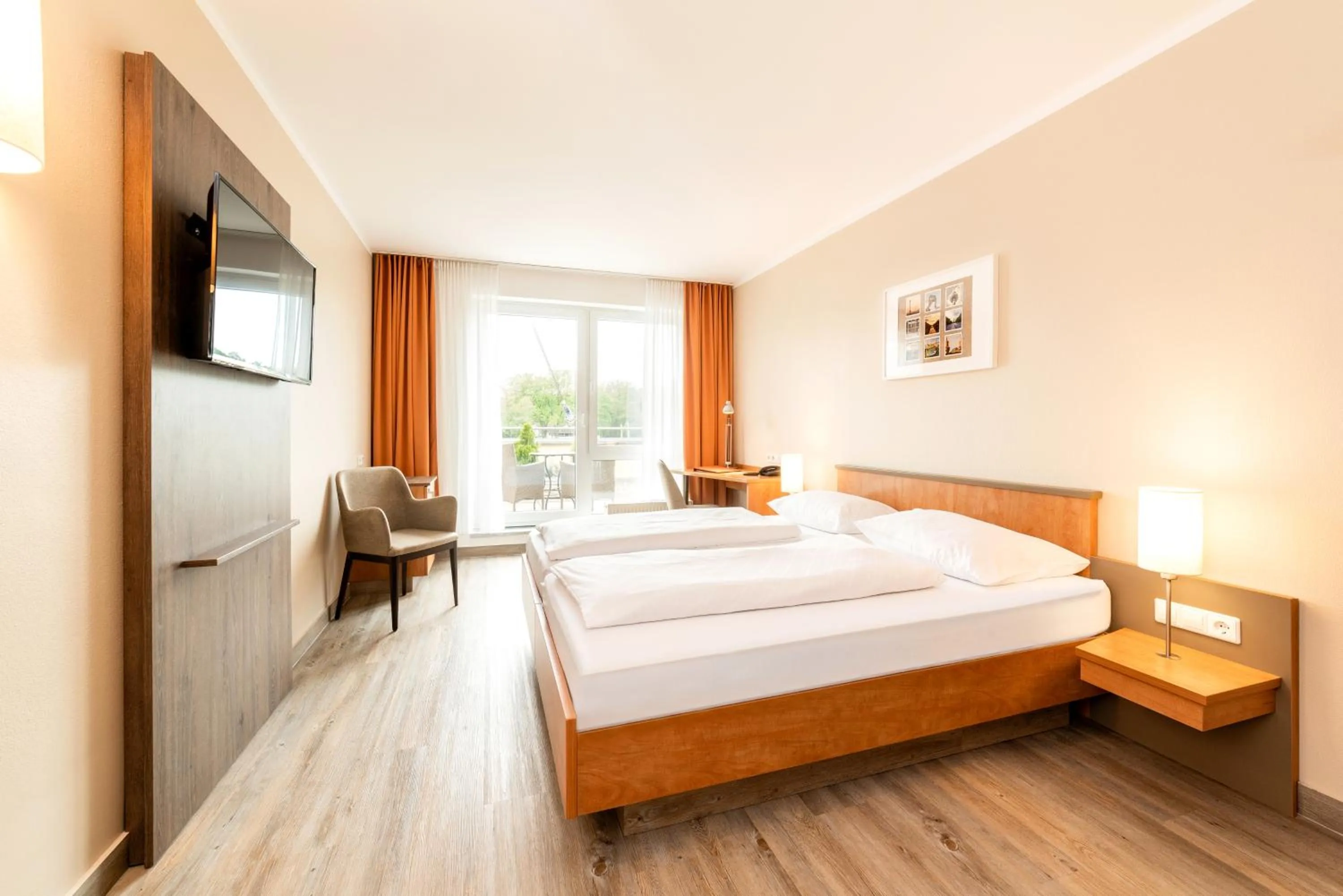 Photo of the whole room, Bed in Hotel Spree-idyll