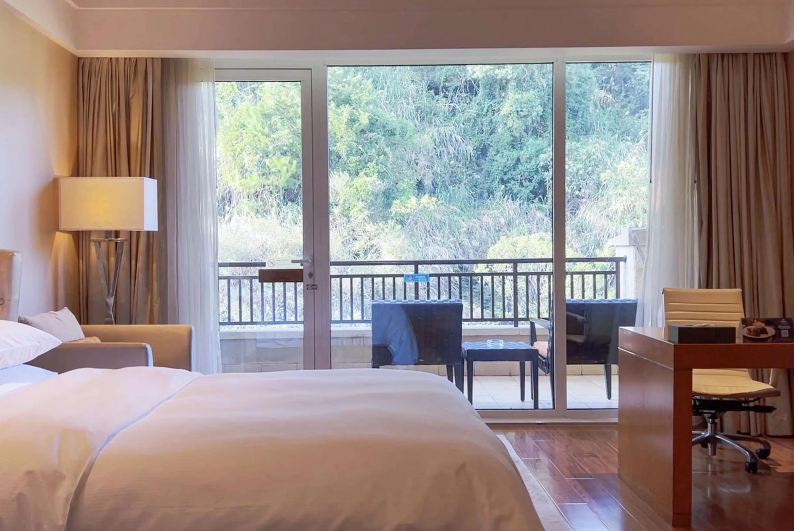 Bed in Hilton Hangzhou Qiandao Lake Resort
