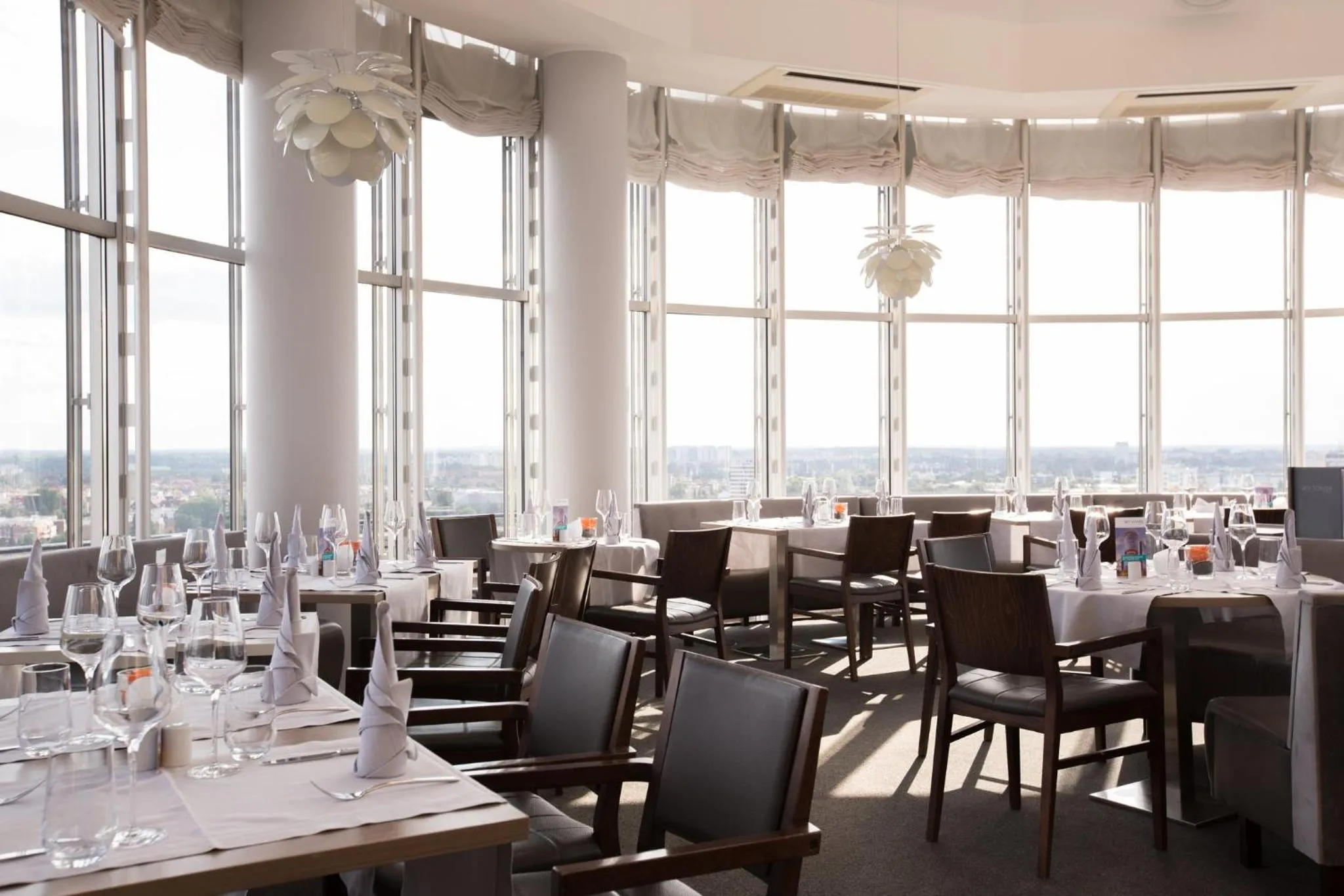 Restaurant/places to eat in Select Hotel Berlin Spiegelturm