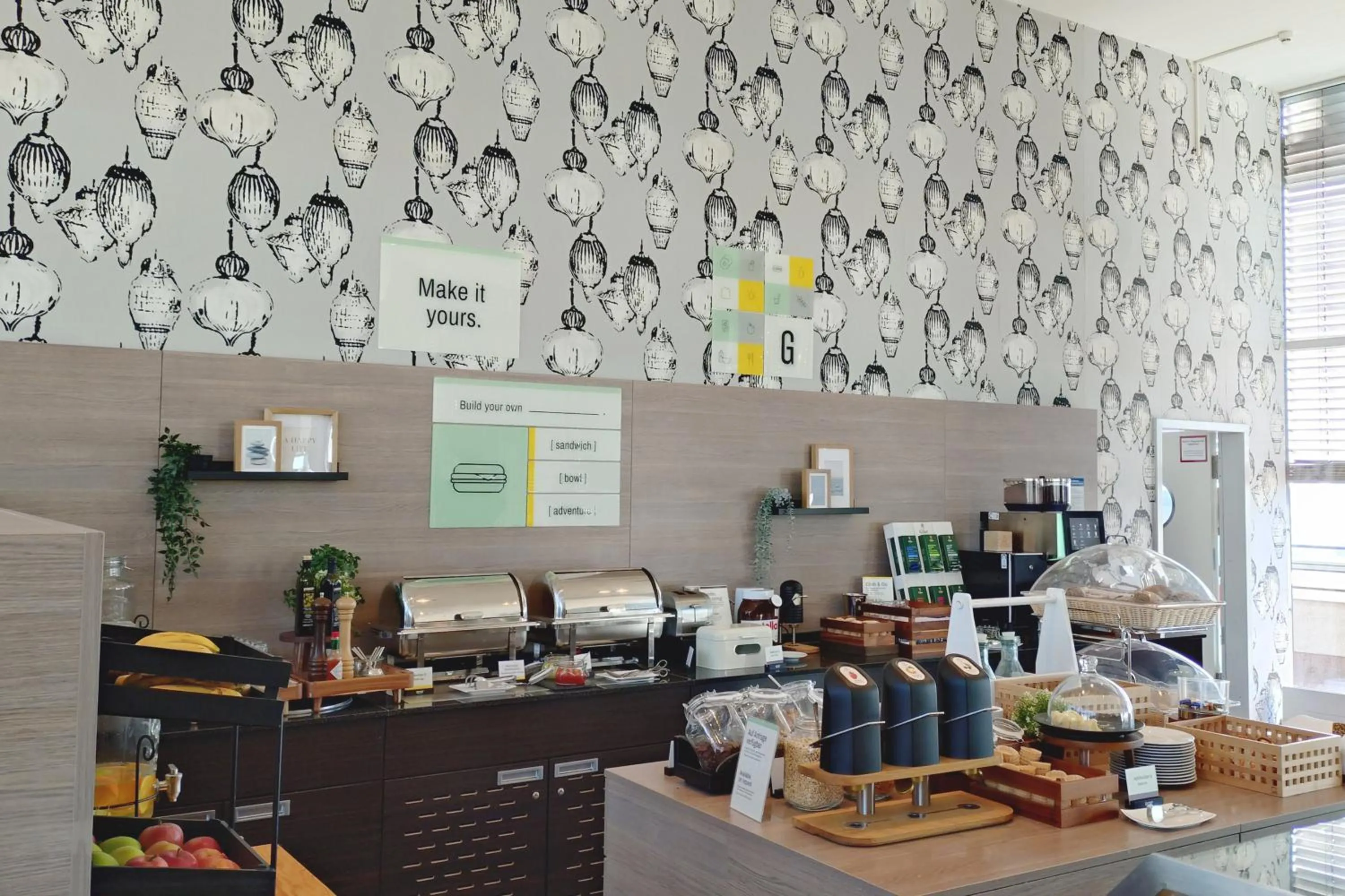 Breakfast in Select Hotel Berlin Spiegelturm