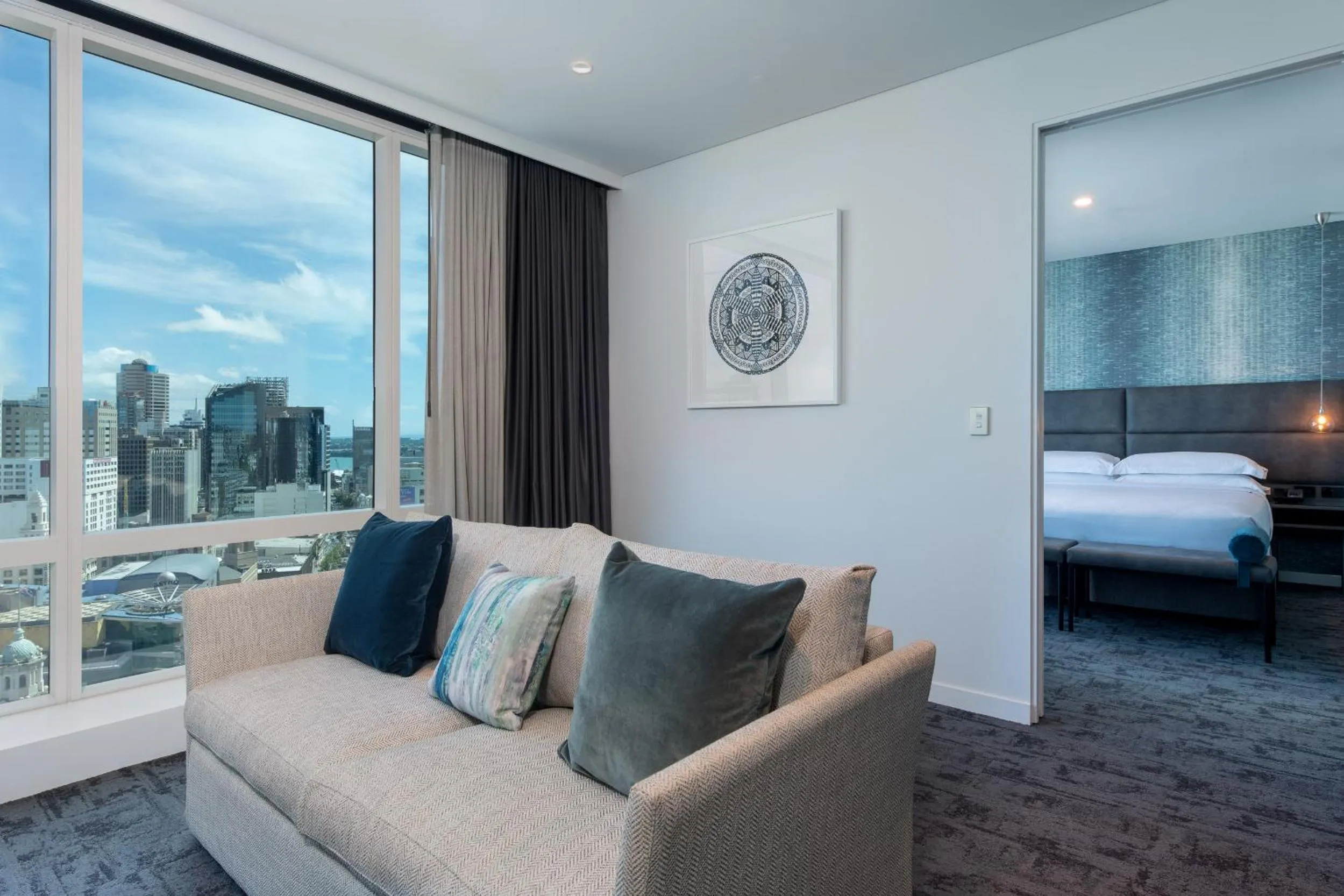 Seating area, Bed in Four Points by Sheraton Auckland
