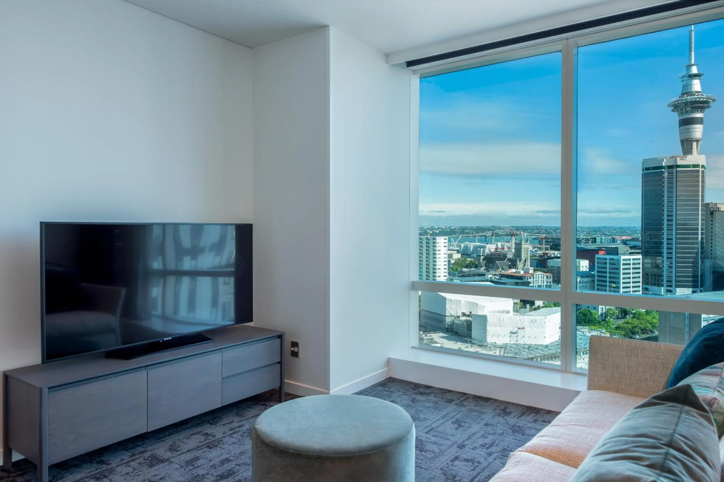 TV and multimedia in Four Points by Sheraton Auckland