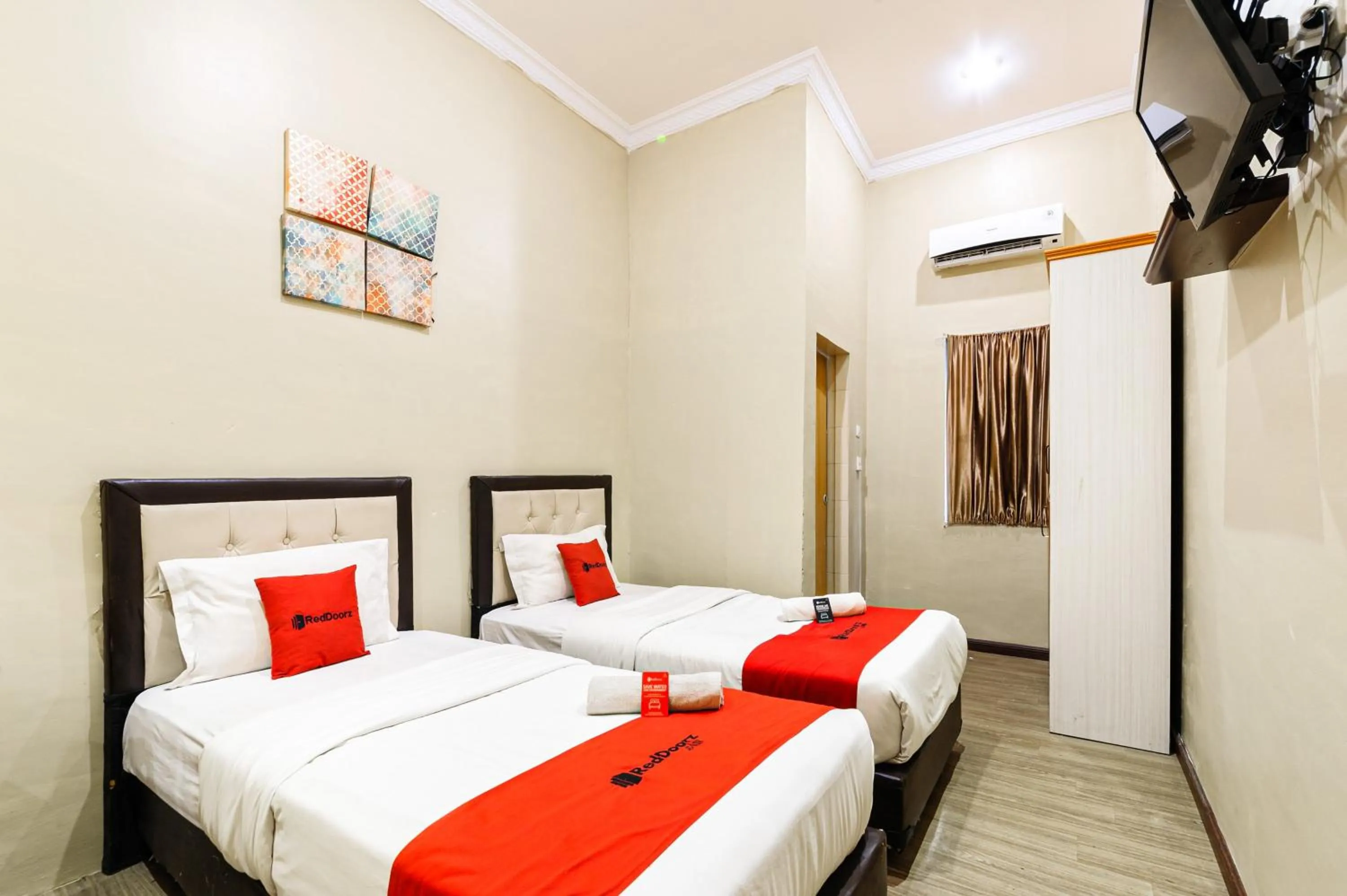 Bedroom, Bed in RedDoorz Plus near Universitas Sumatera Utara