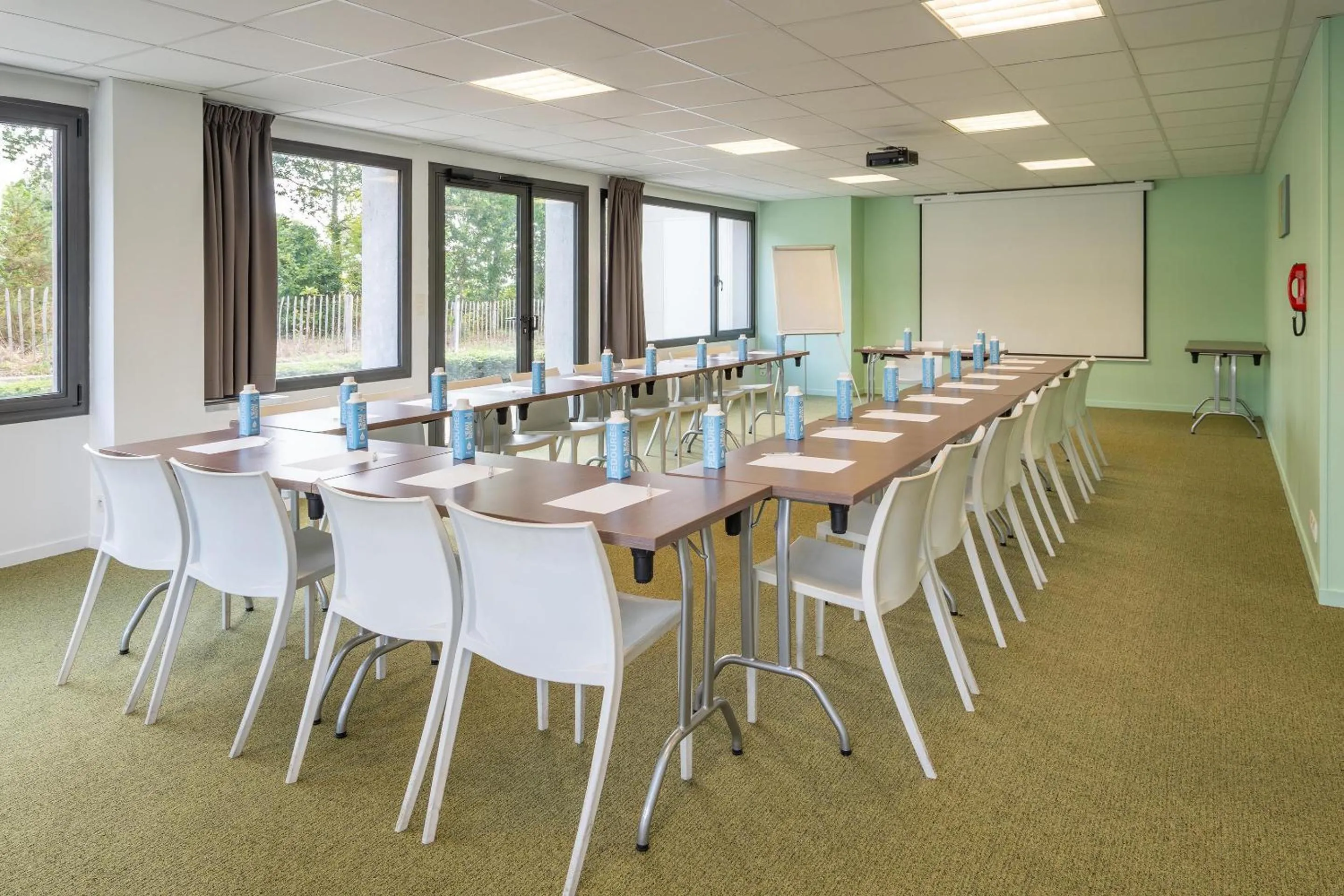 Meeting/conference room in Sure Hotel By Best Western Guerande