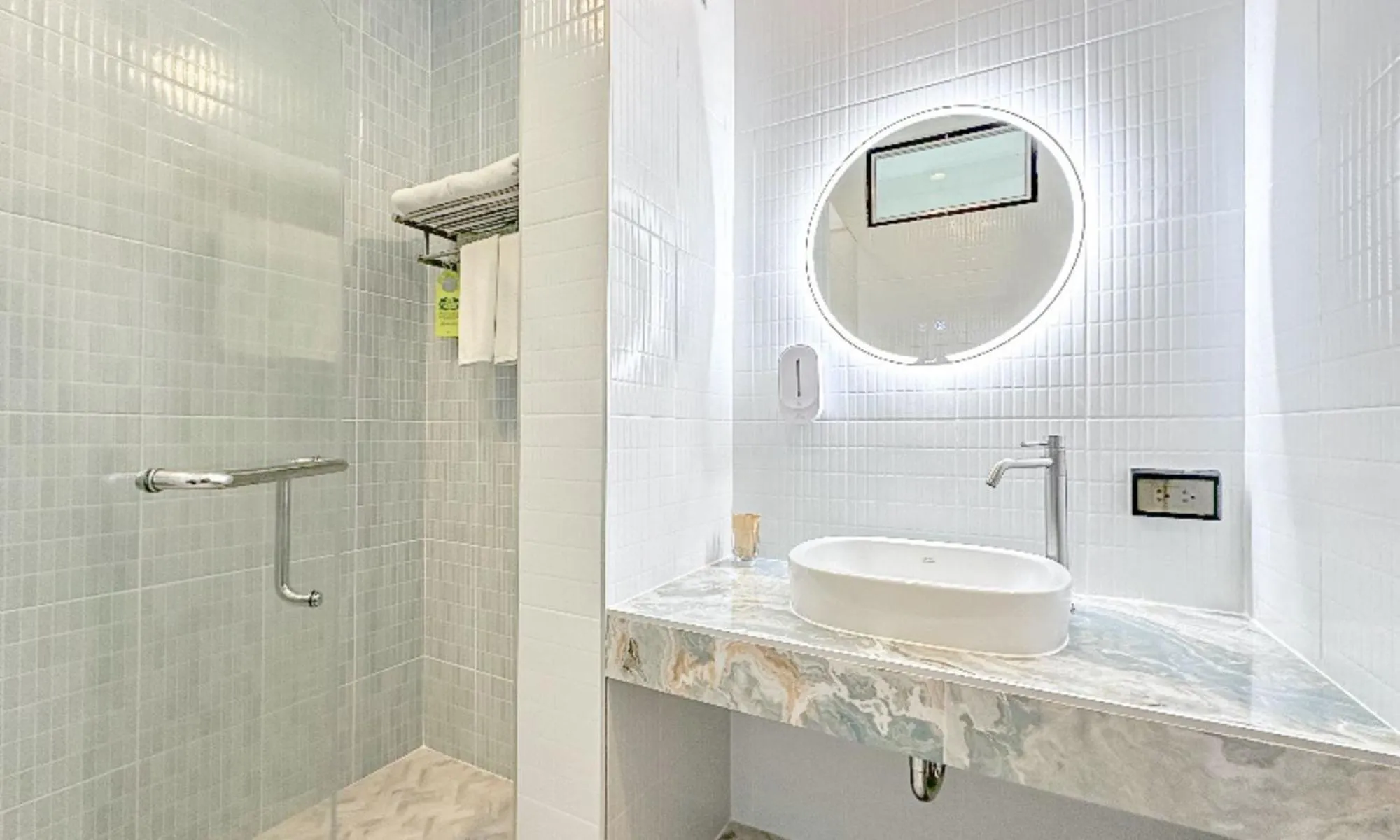 Bathroom in Lub d Koh Tao Tanote Bay