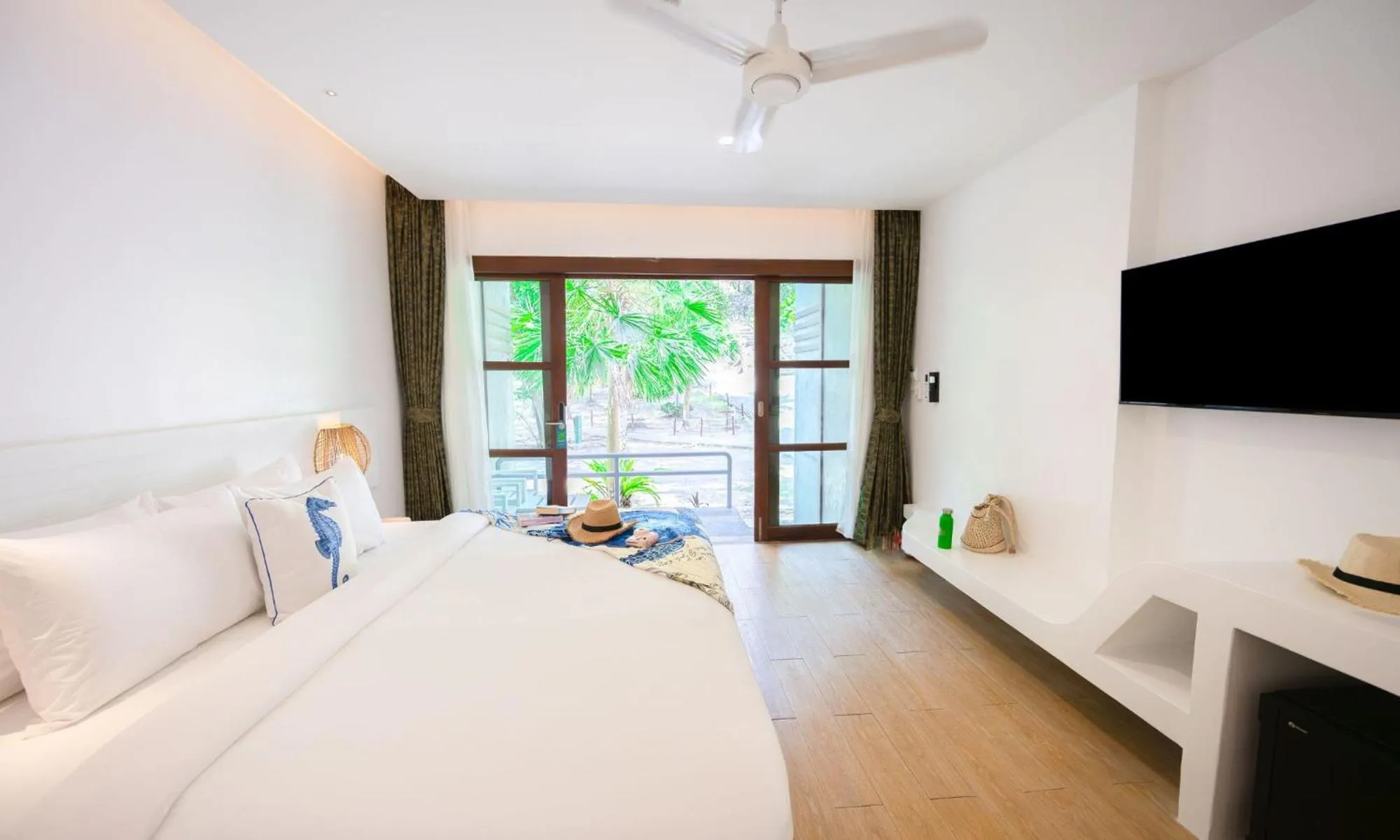 View (from property/room), Bed in Lub d Koh Tao Tanote Bay