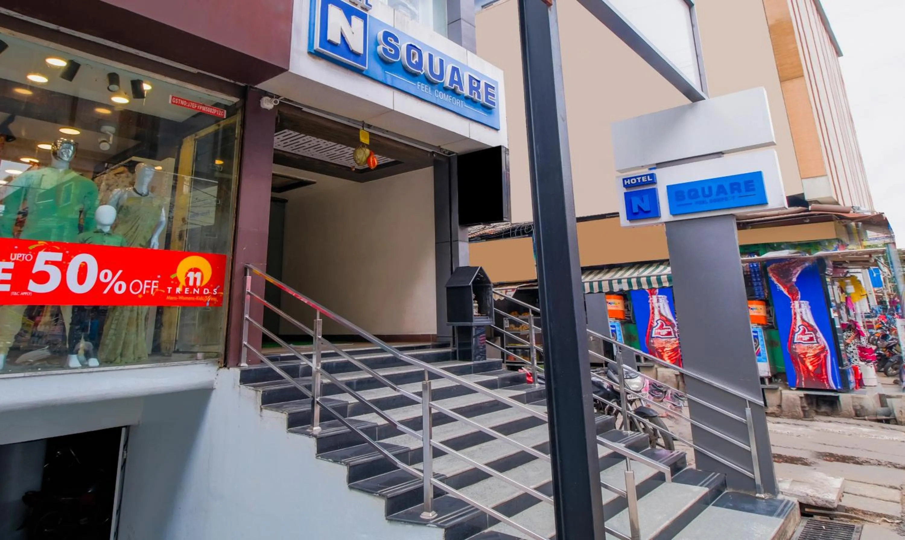 Facade/entrance in Itsy Hotels N Square