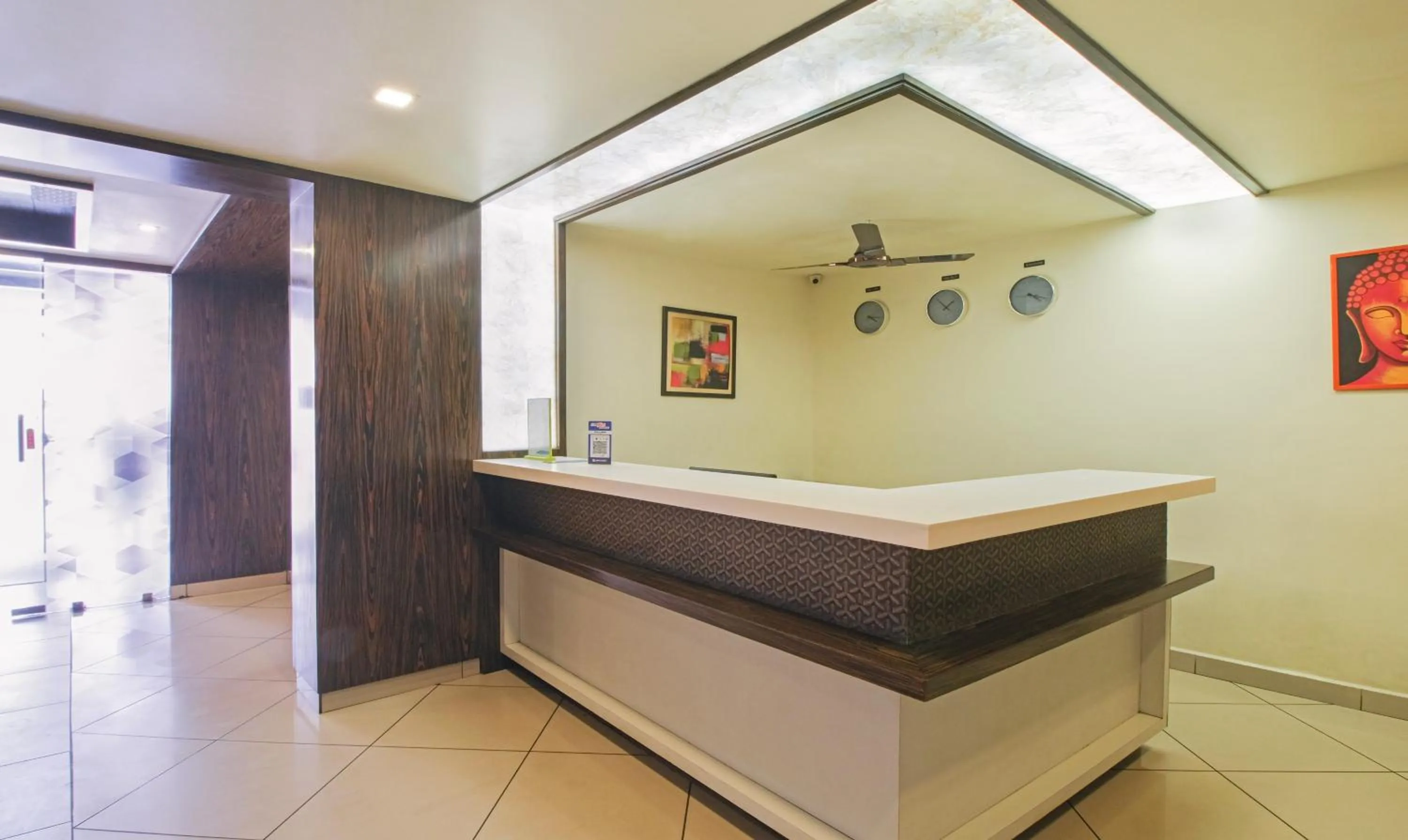 Lobby or reception in Itsy Hotels N Square