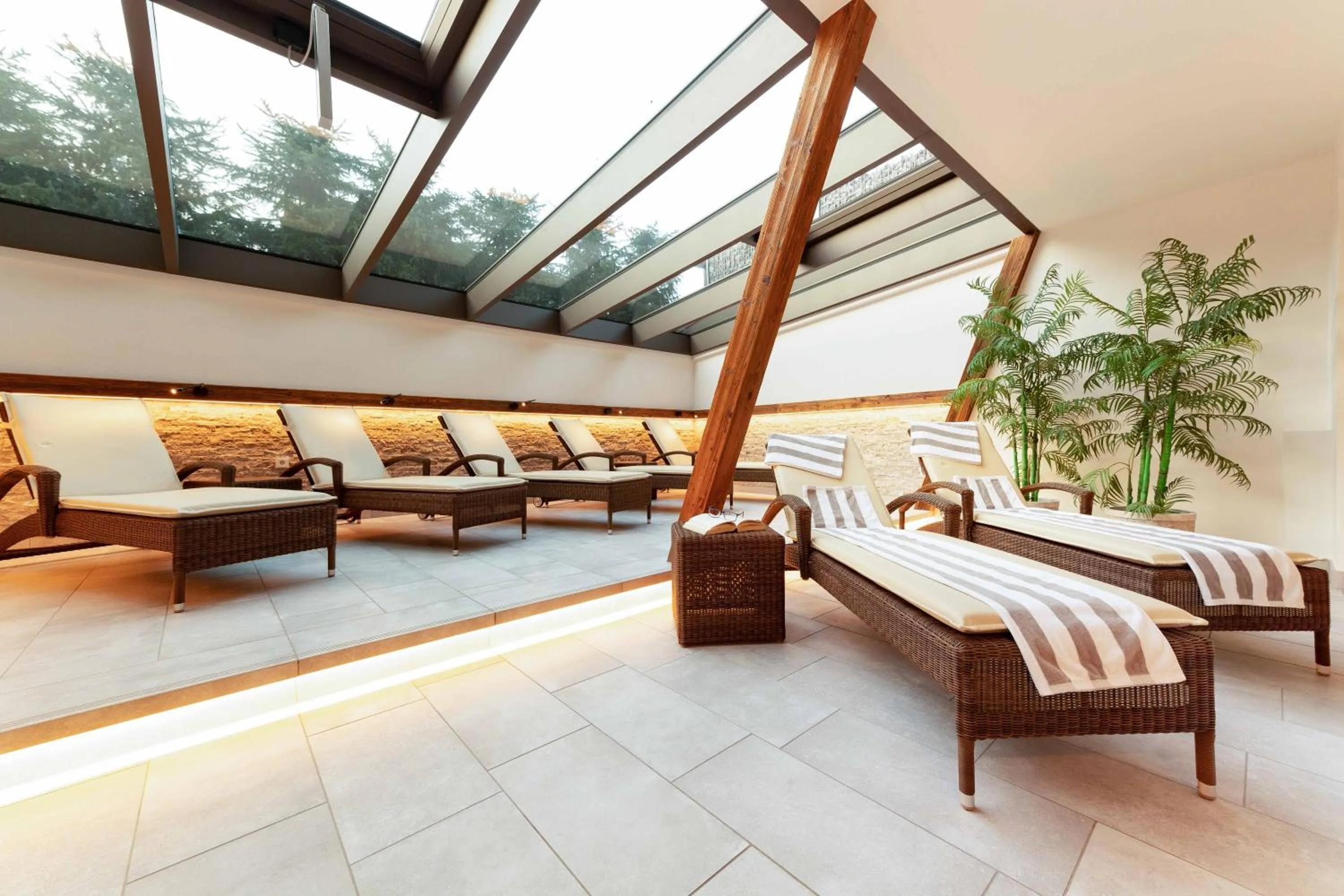 Swimming pool in Hotel Garni Schellenberg