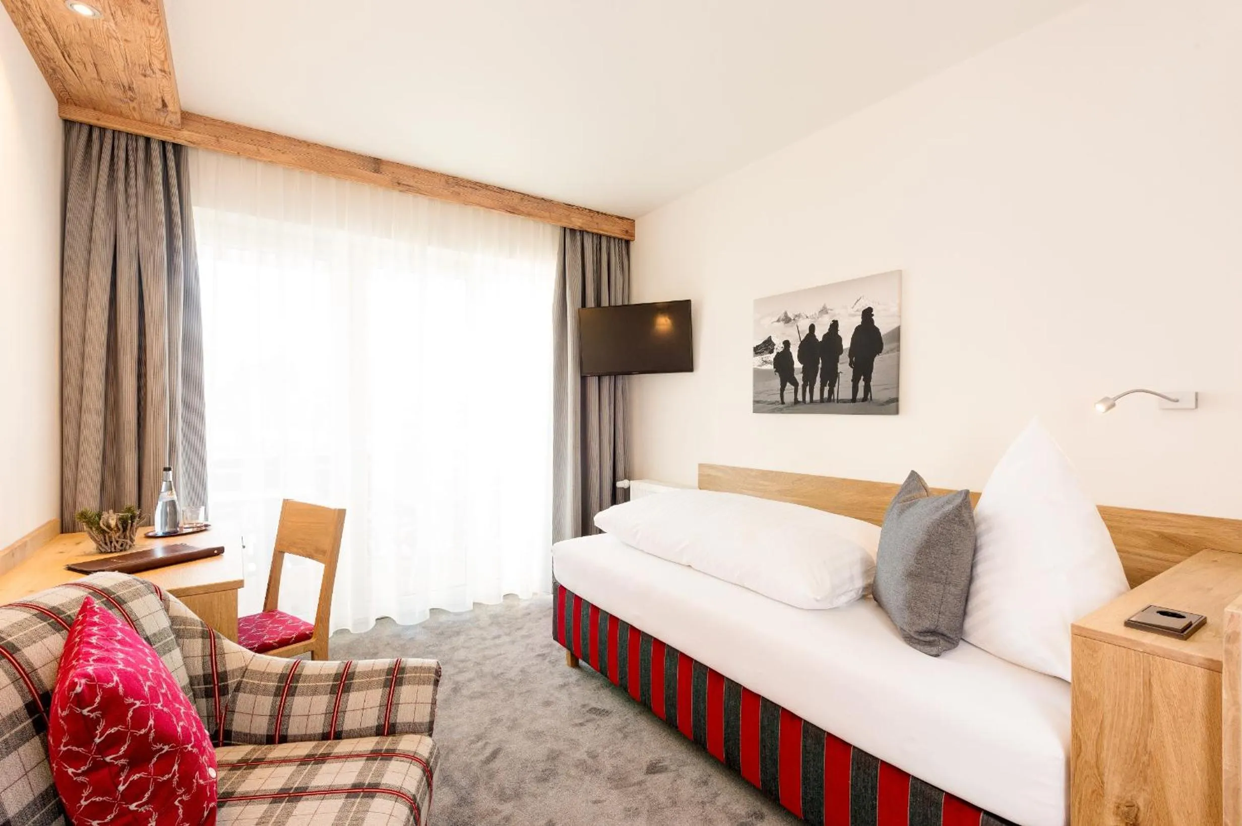 Photo of the whole room, Bed in Hotel Garni Schellenberg