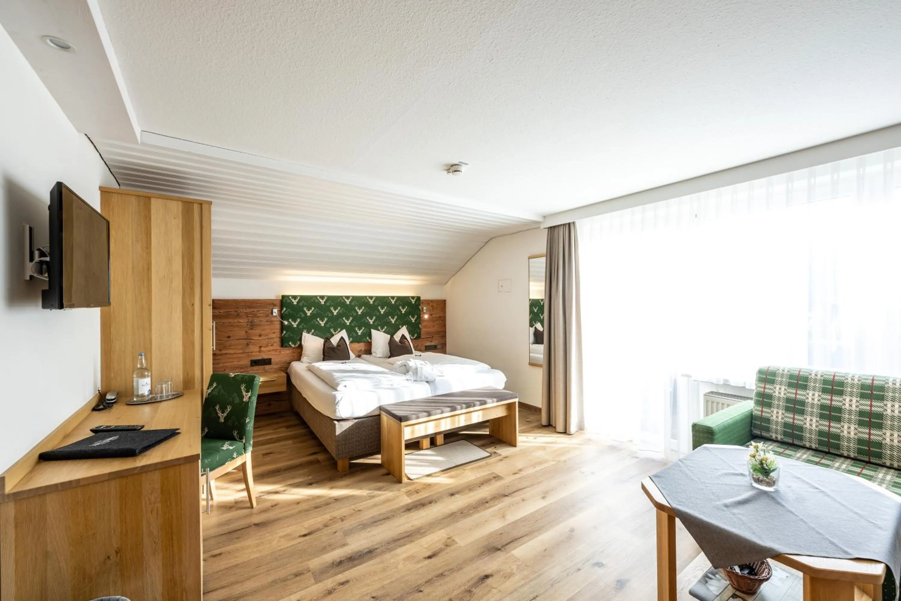 Photo of the whole room, Bed in Hotel Garni Schellenberg