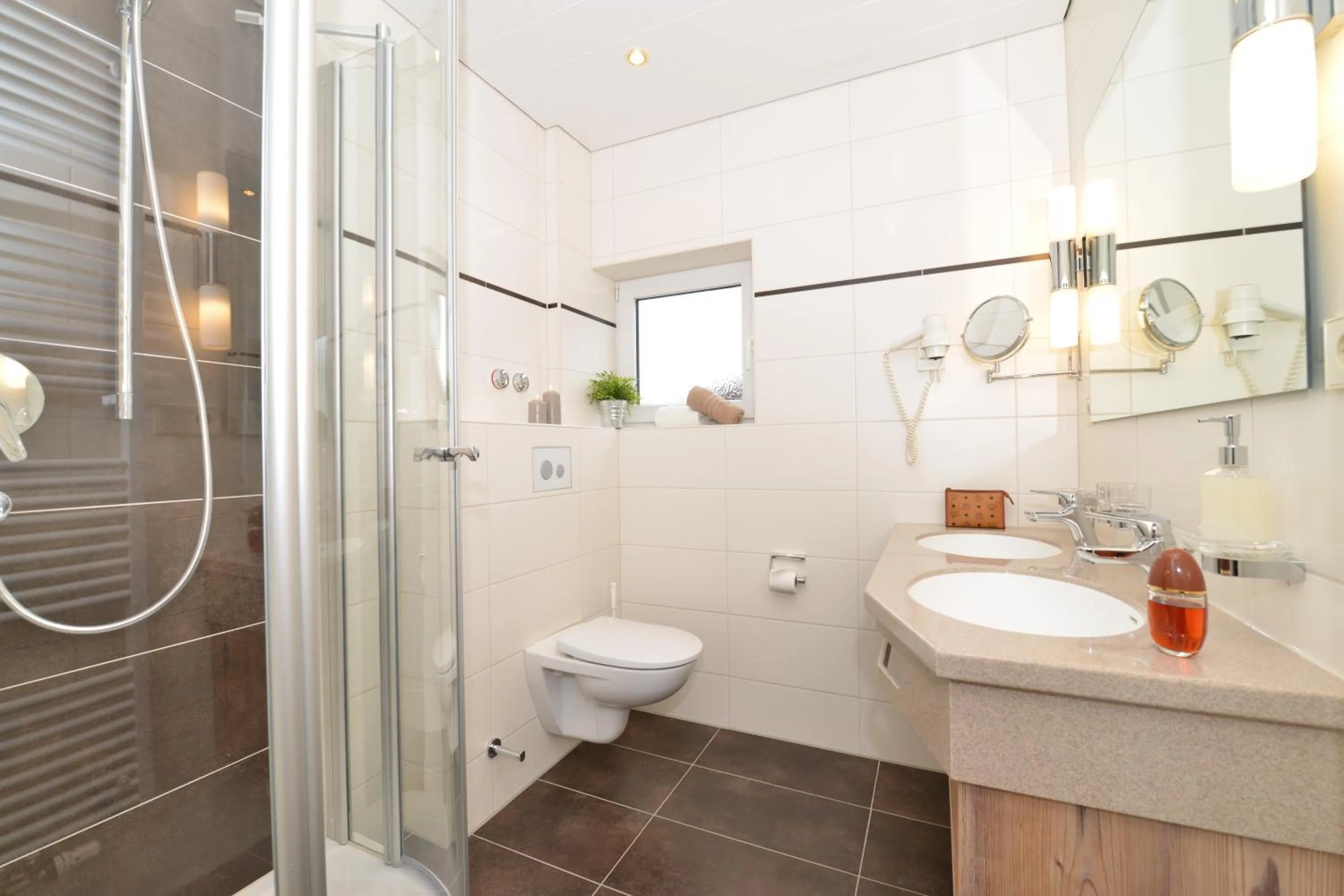 Bathroom in Hotel Garni Schellenberg