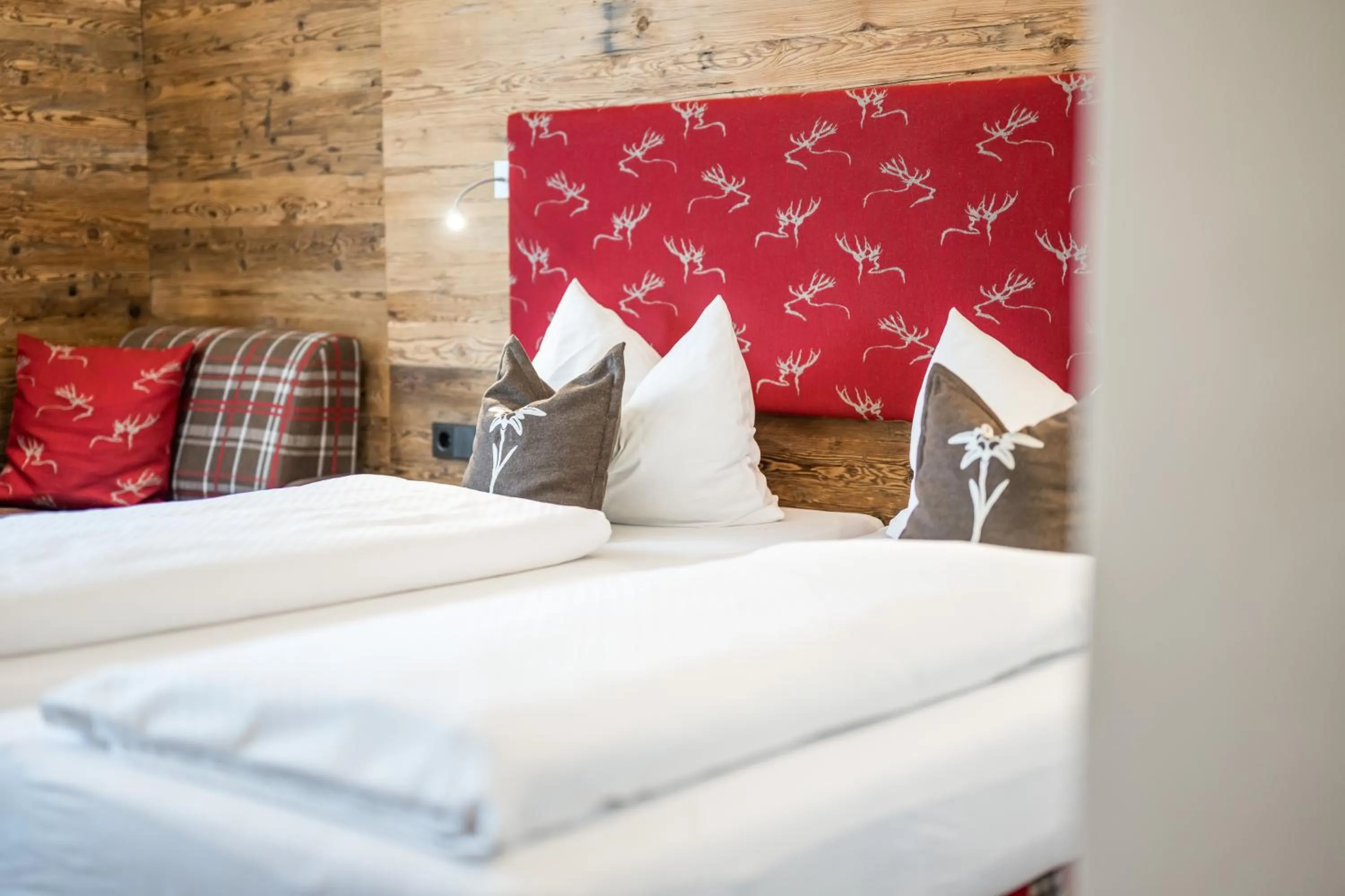 Photo of the whole room, Bed in Hotel Garni Schellenberg