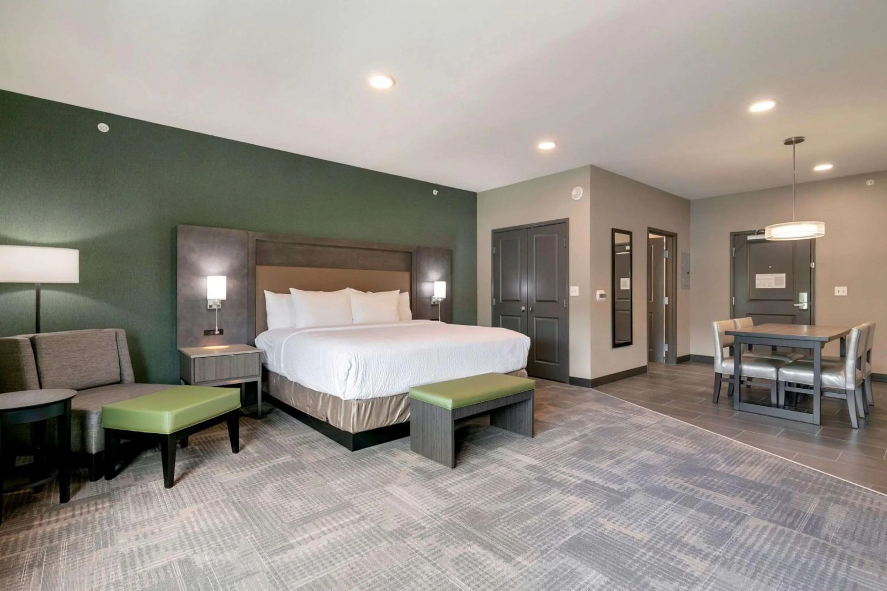 Bedroom, Bed in Best Western Plus Fillmore Inn & Suites