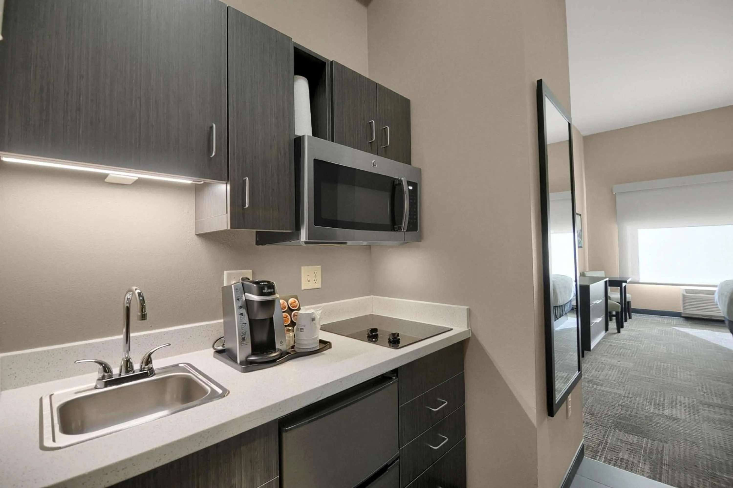 Bedroom in Best Western Plus Fillmore Inn & Suites