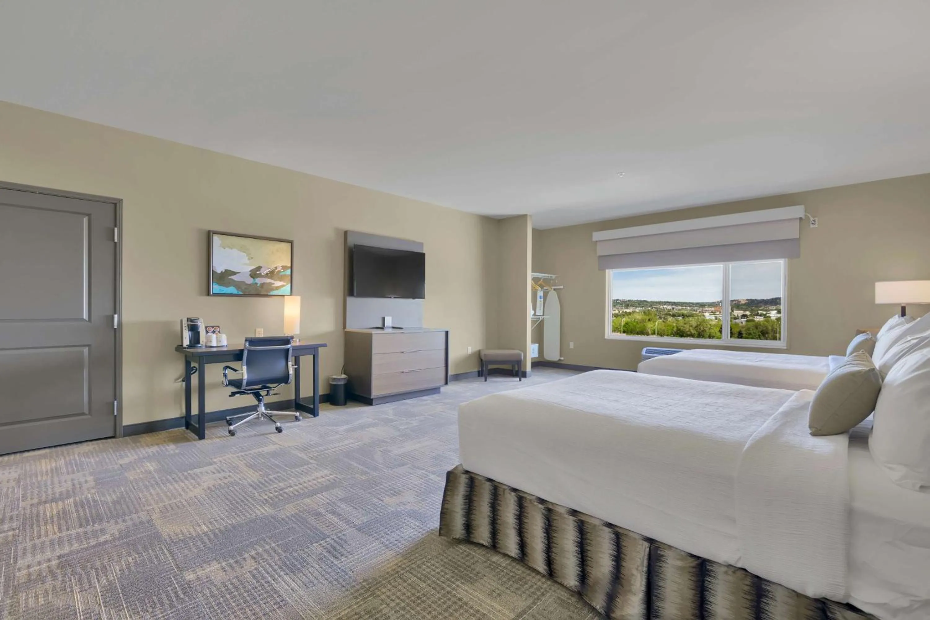 Photo of the whole room, Bed in Best Western Plus Fillmore Inn & Suites