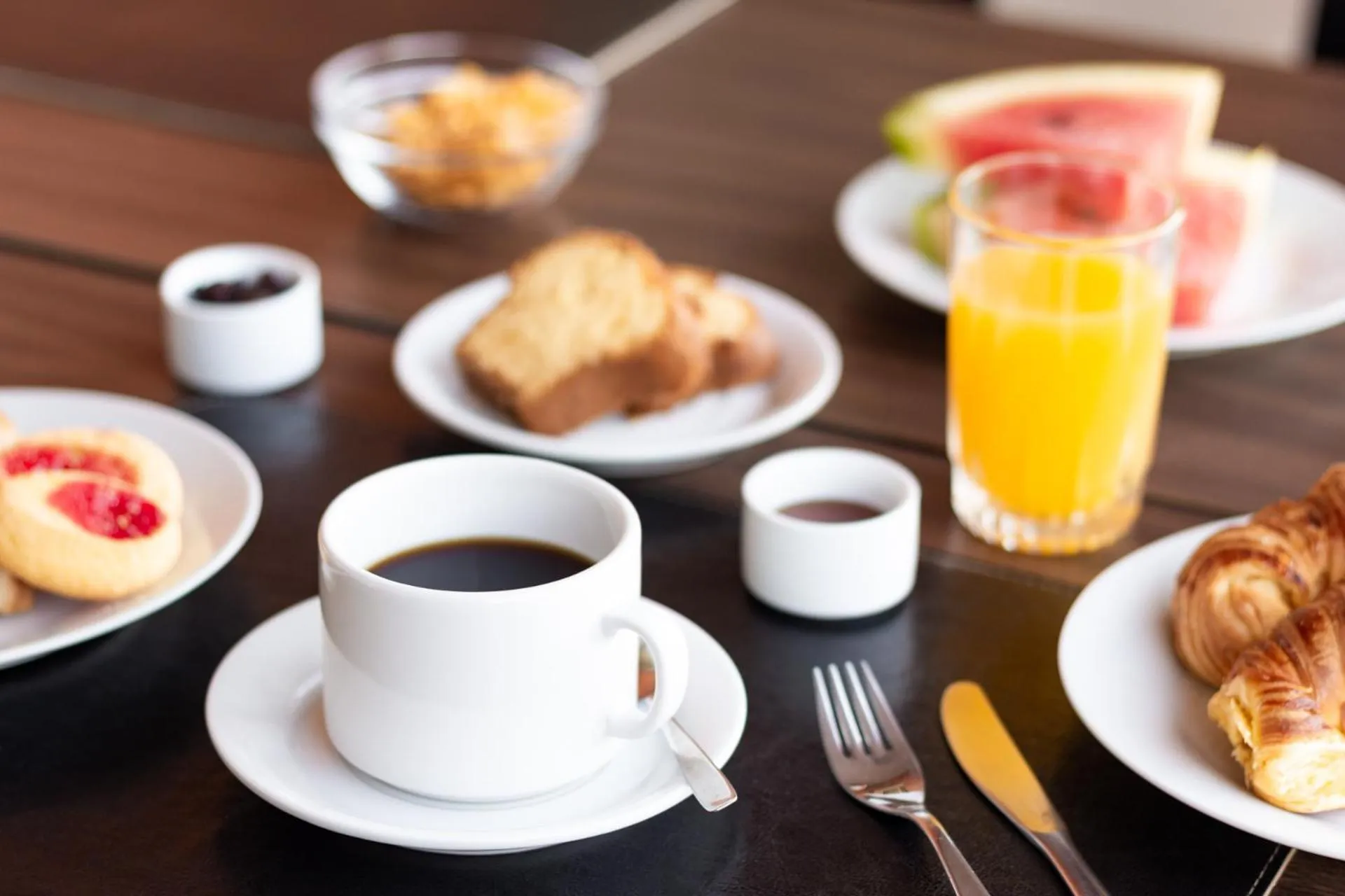 Continental breakfast in Gran Hotel Fray Bentos