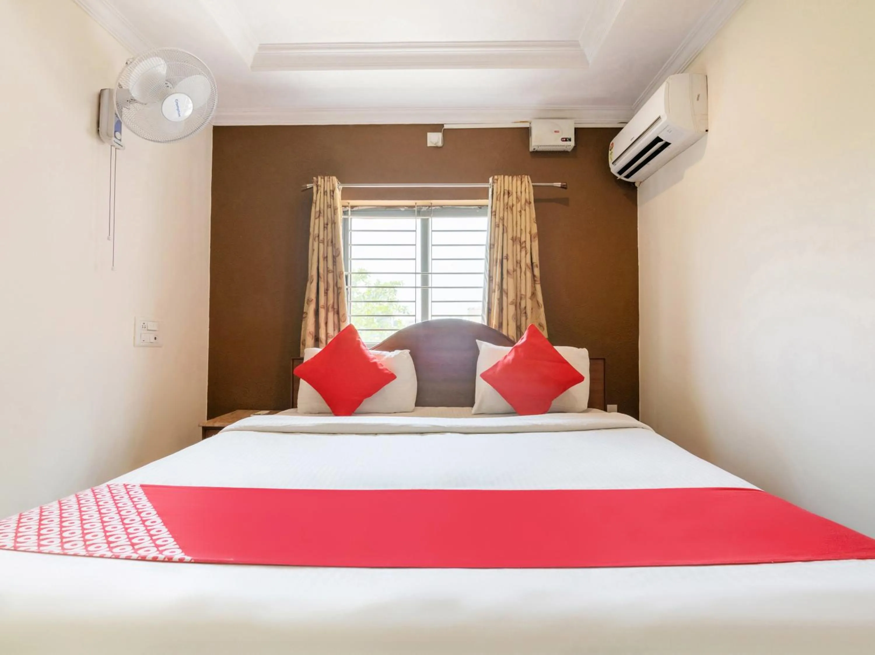 Bedroom, Bed in Hotel O Sree Balaji Residency