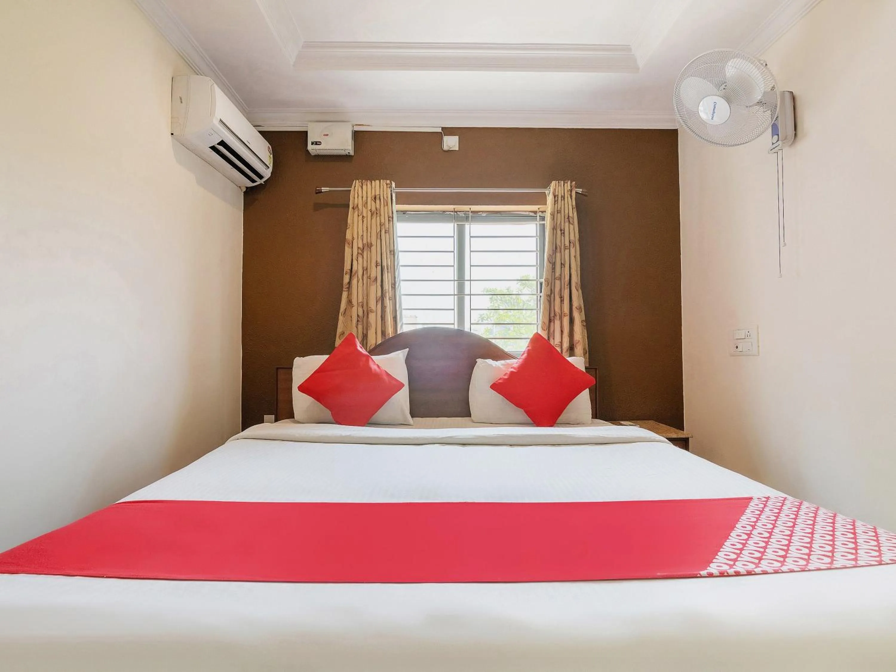 Bedroom, Bed in Hotel O Sree Balaji Residency