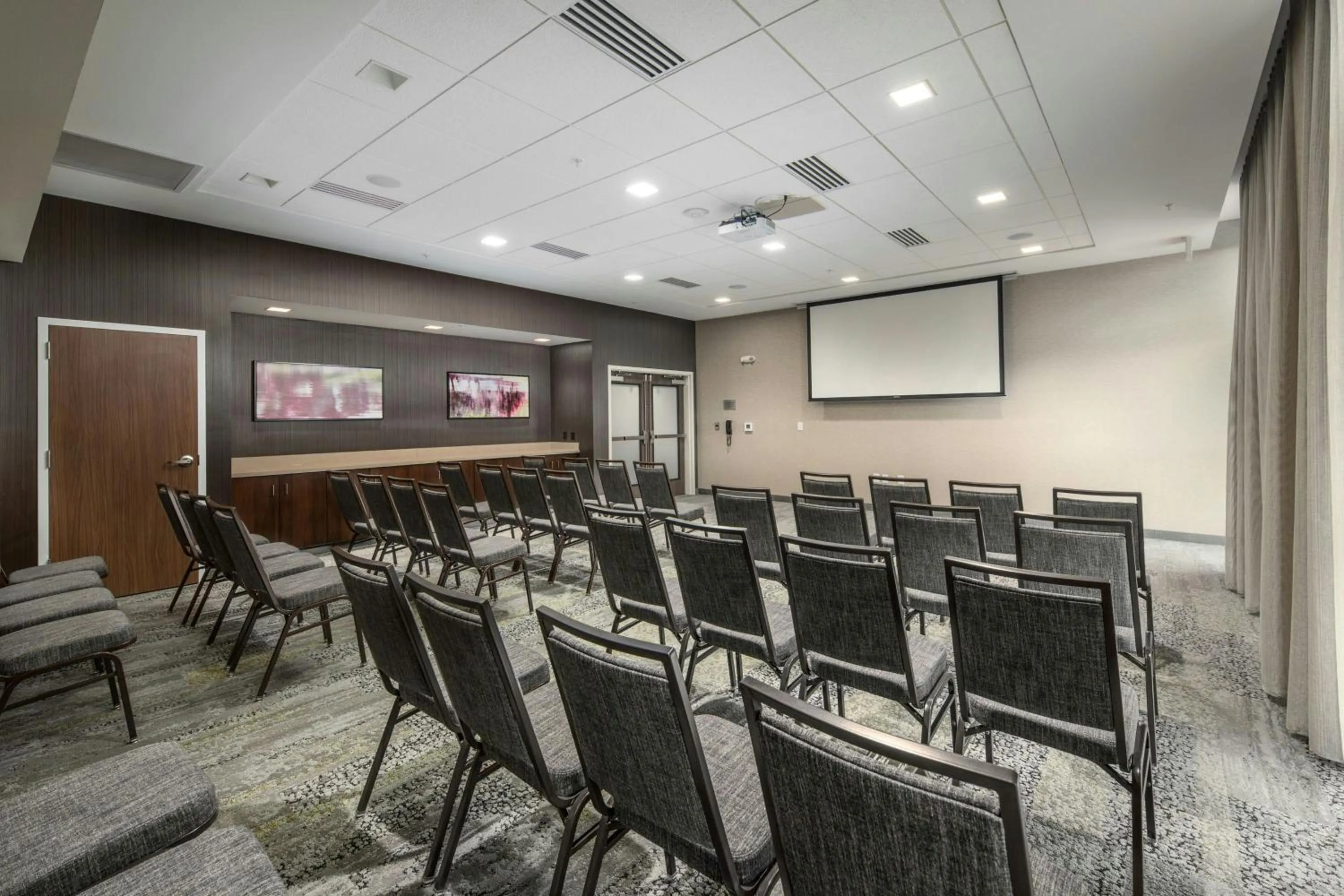 Meeting/conference room in Courtyard by Marriott Russellville