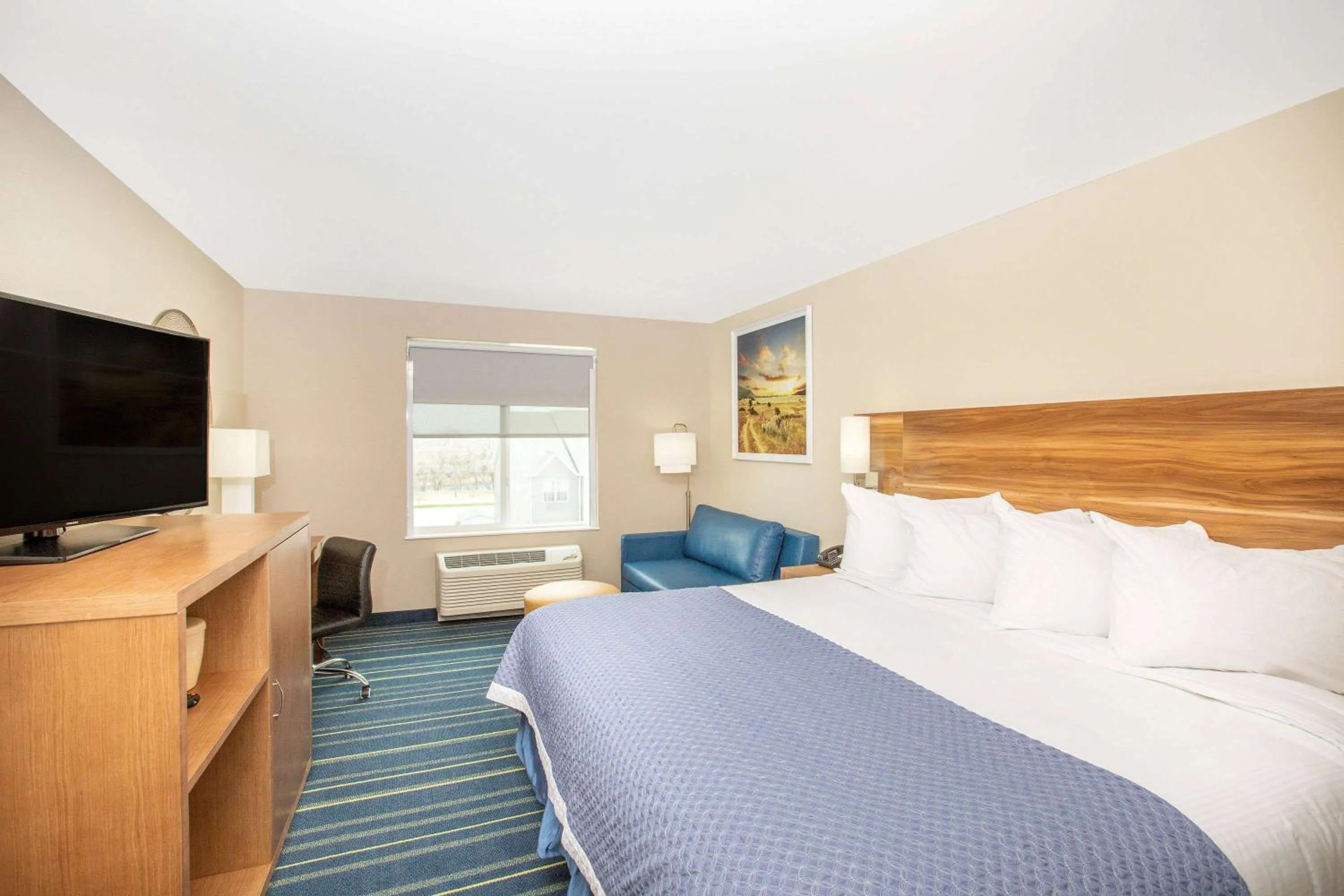 Photo of the whole room in Days Inn & Suites by Wyndham Kearney NE