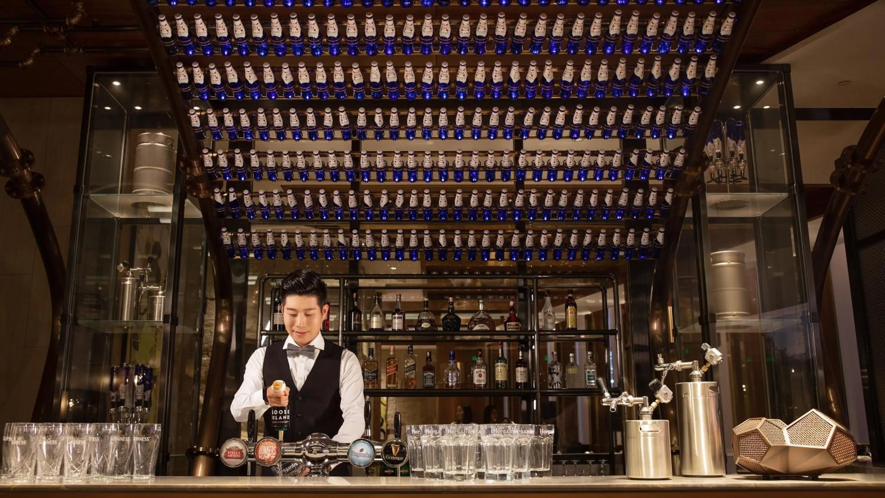 Lounge or bar in InterContinental Tianjin Yujiapu Hotel & Residences by IHG