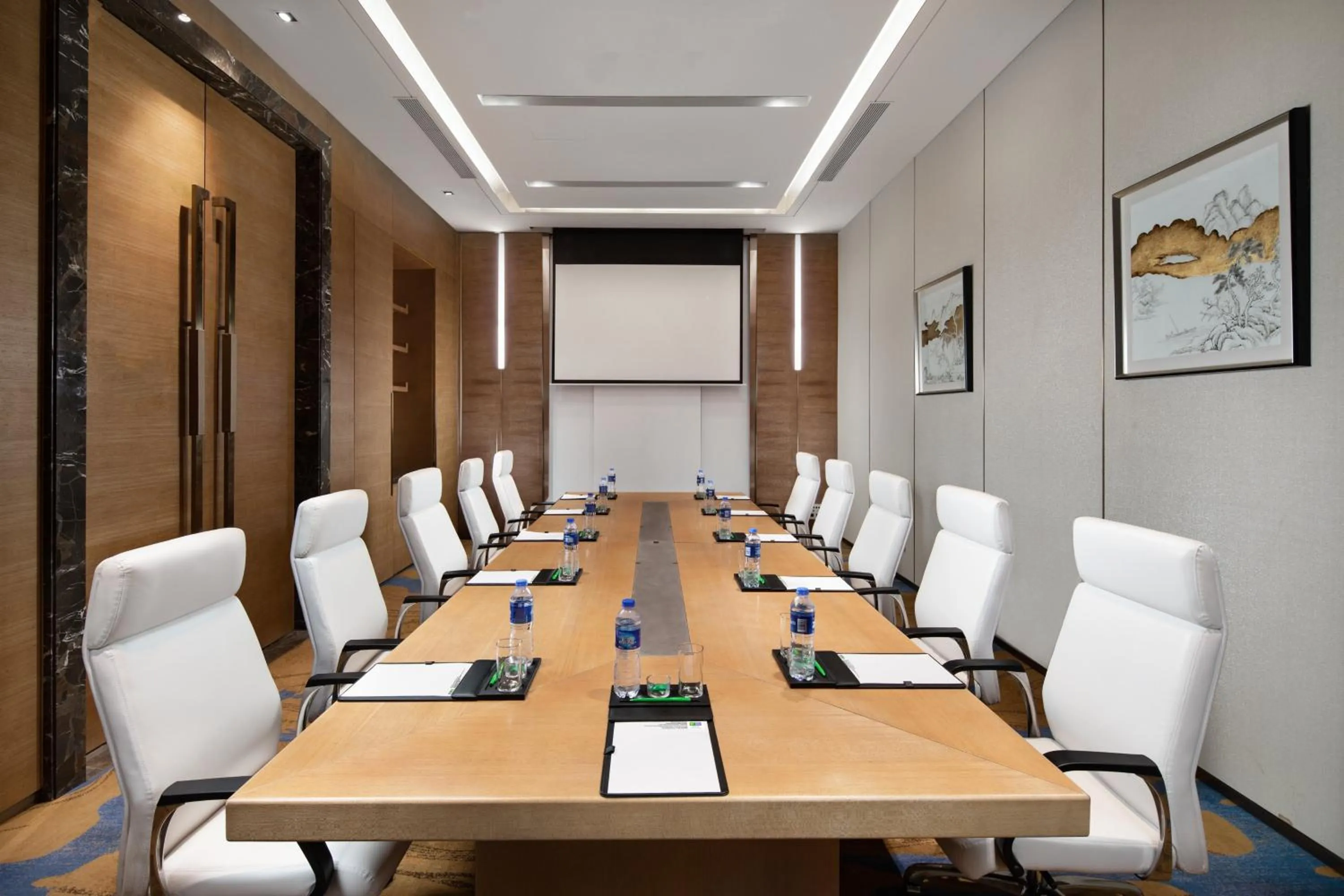 Meeting/conference room in Holiday Inn Resort Zhangjiakou Chongli, an IHG Hotel