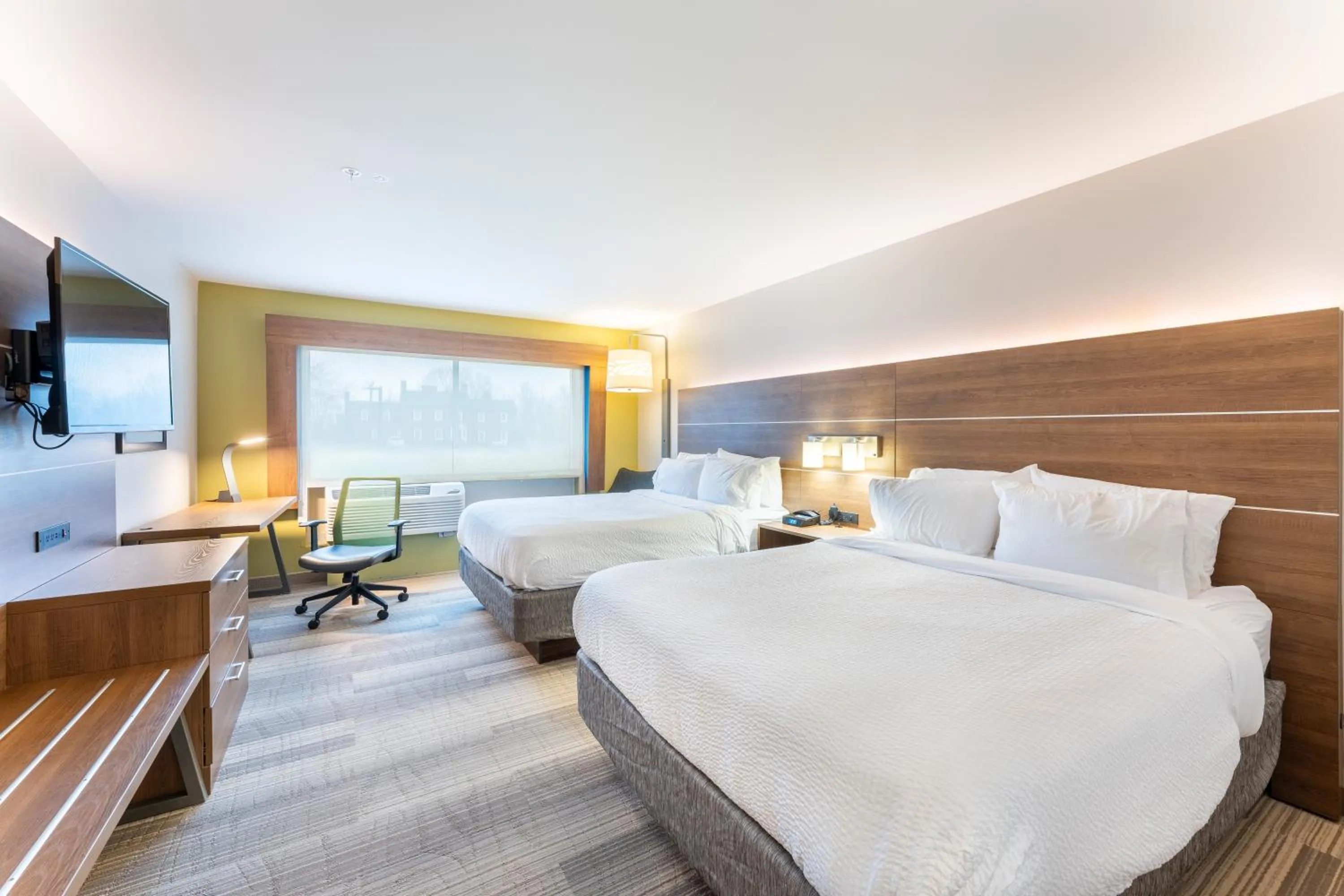 Bed in Holiday Inn Express & Suites Nashville North - Springfield by IHG