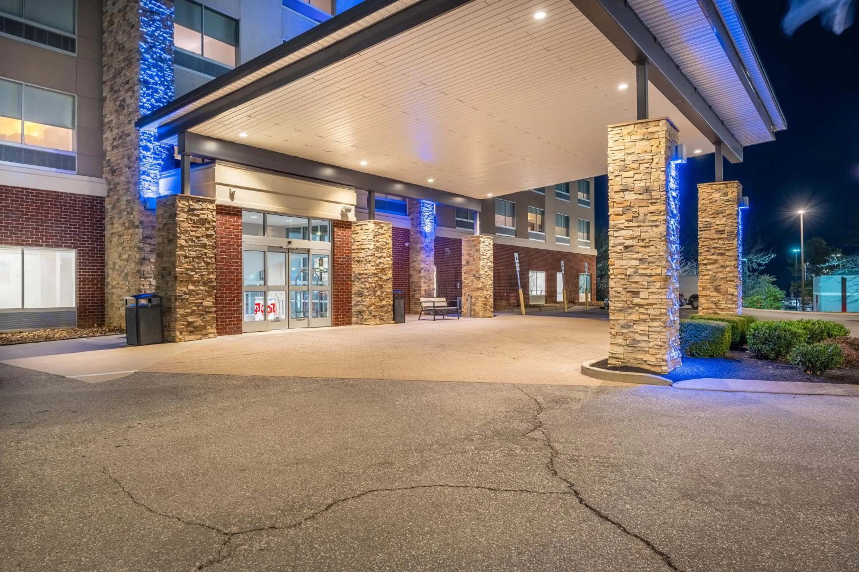 Holiday Inn Express & Suites Nashville North - Springfield by IHG