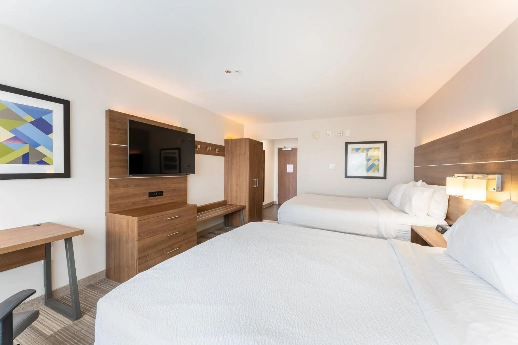 Photo of the whole room, Bed in Holiday Inn Express & Suites Nashville North - Springfield by IHG