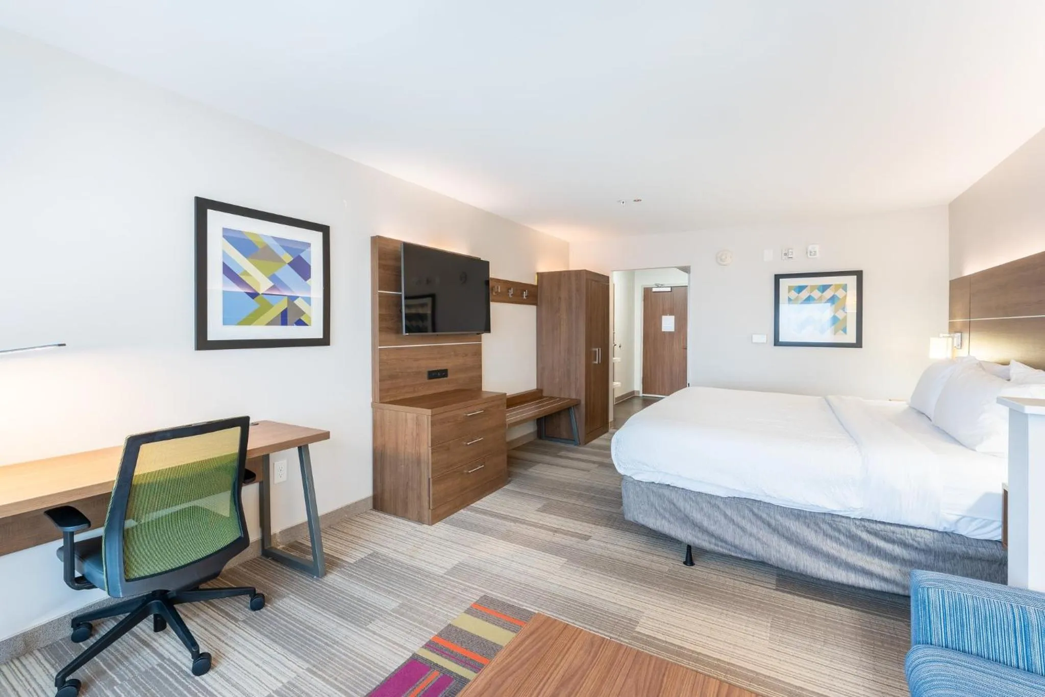 Photo of the whole room, Bed in Holiday Inn Express & Suites Nashville North - Springfield by IHG