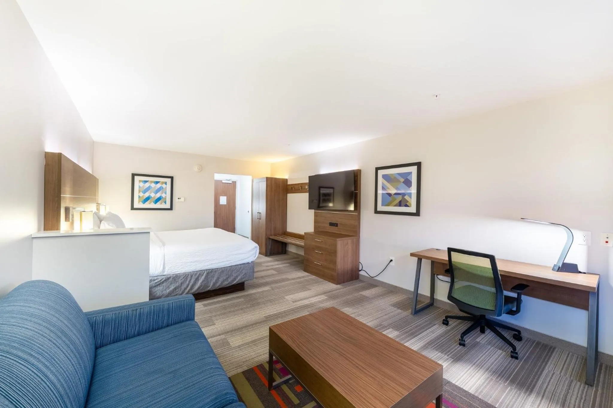 Photo of the whole room, Bed in Holiday Inn Express & Suites Nashville North - Springfield by IHG