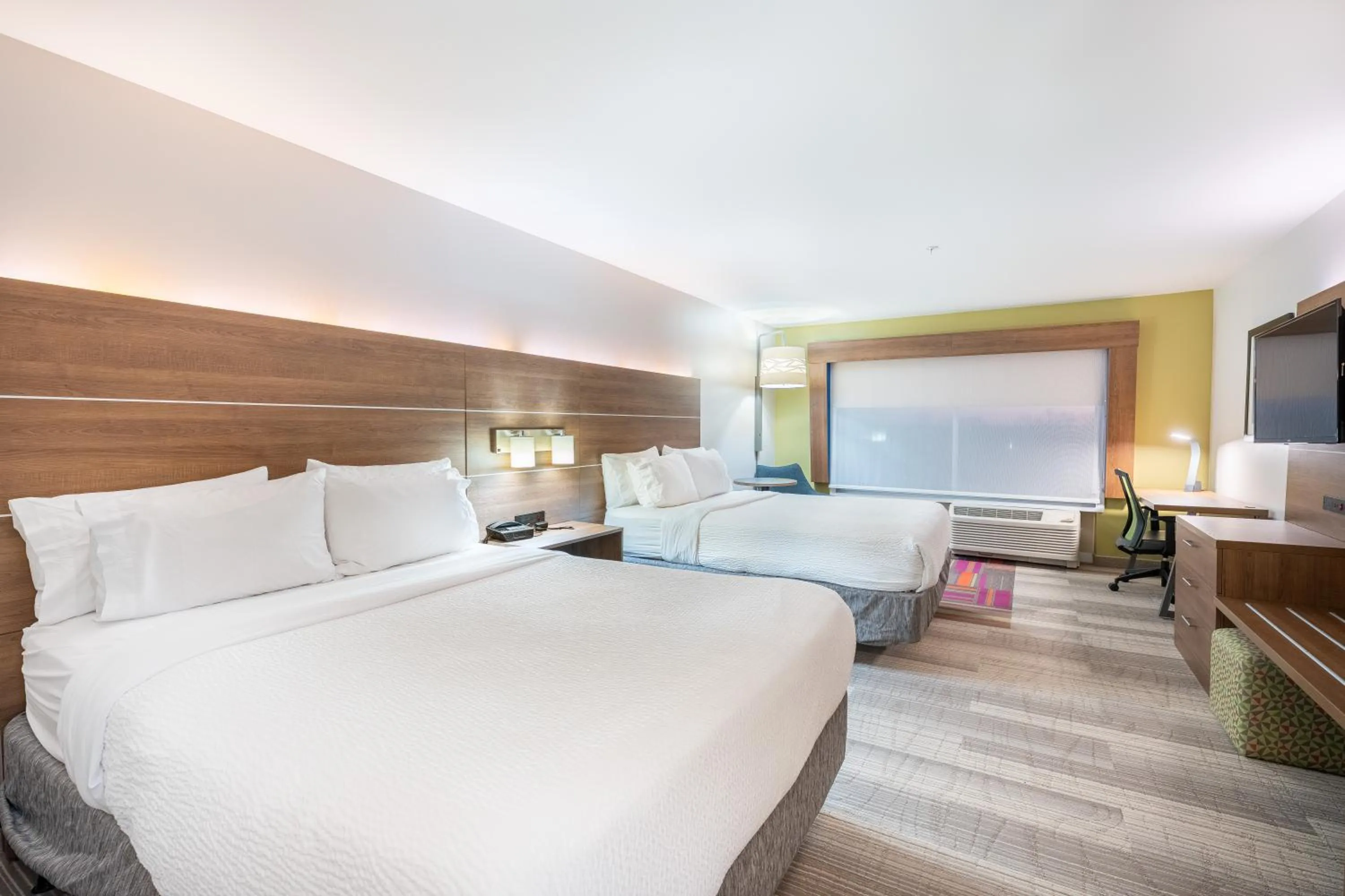 Bed in Holiday Inn Express & Suites Nashville North - Springfield by IHG