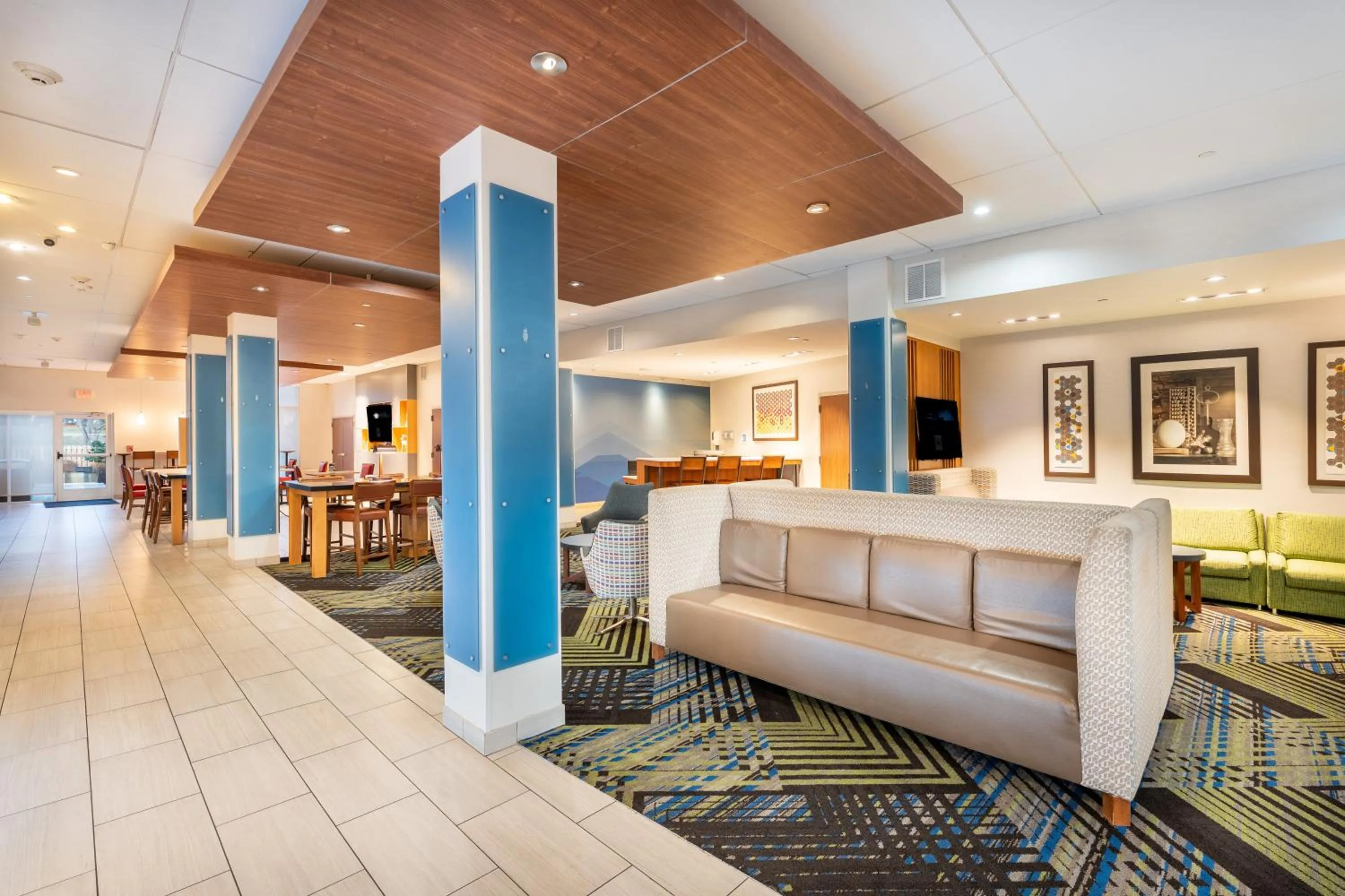 Holiday Inn Express & Suites Nashville North - Springfield by IHG