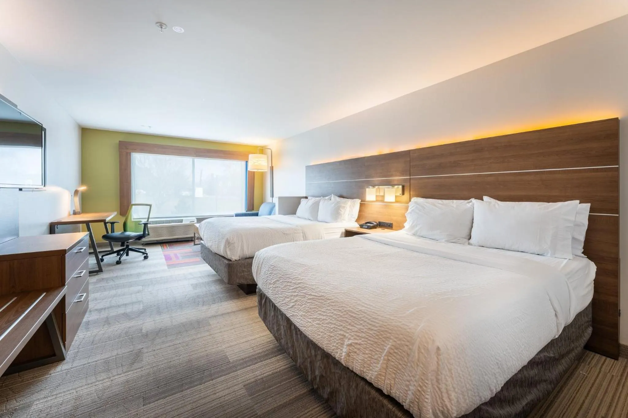 Photo of the whole room, Bed in Holiday Inn Express & Suites Nashville North - Springfield by IHG