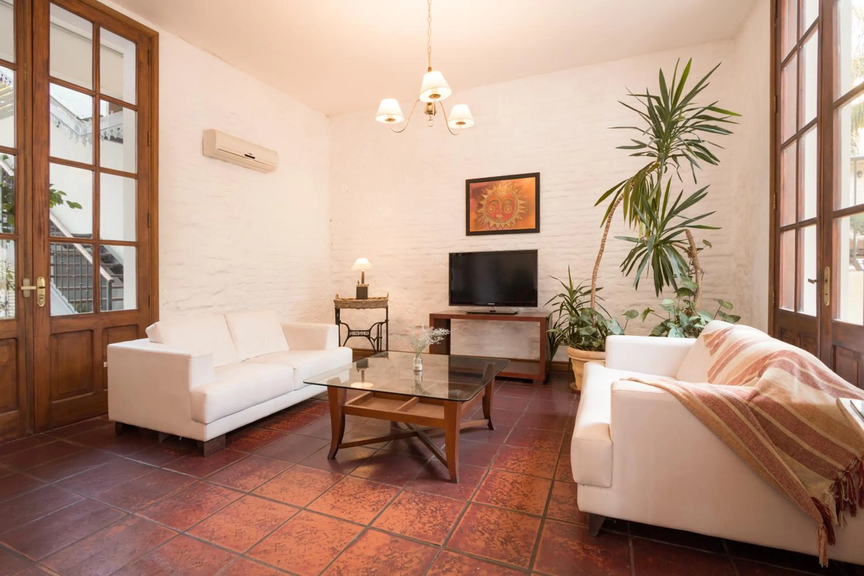 Communal lounge/ TV room, Bed in Don Antonio Posada