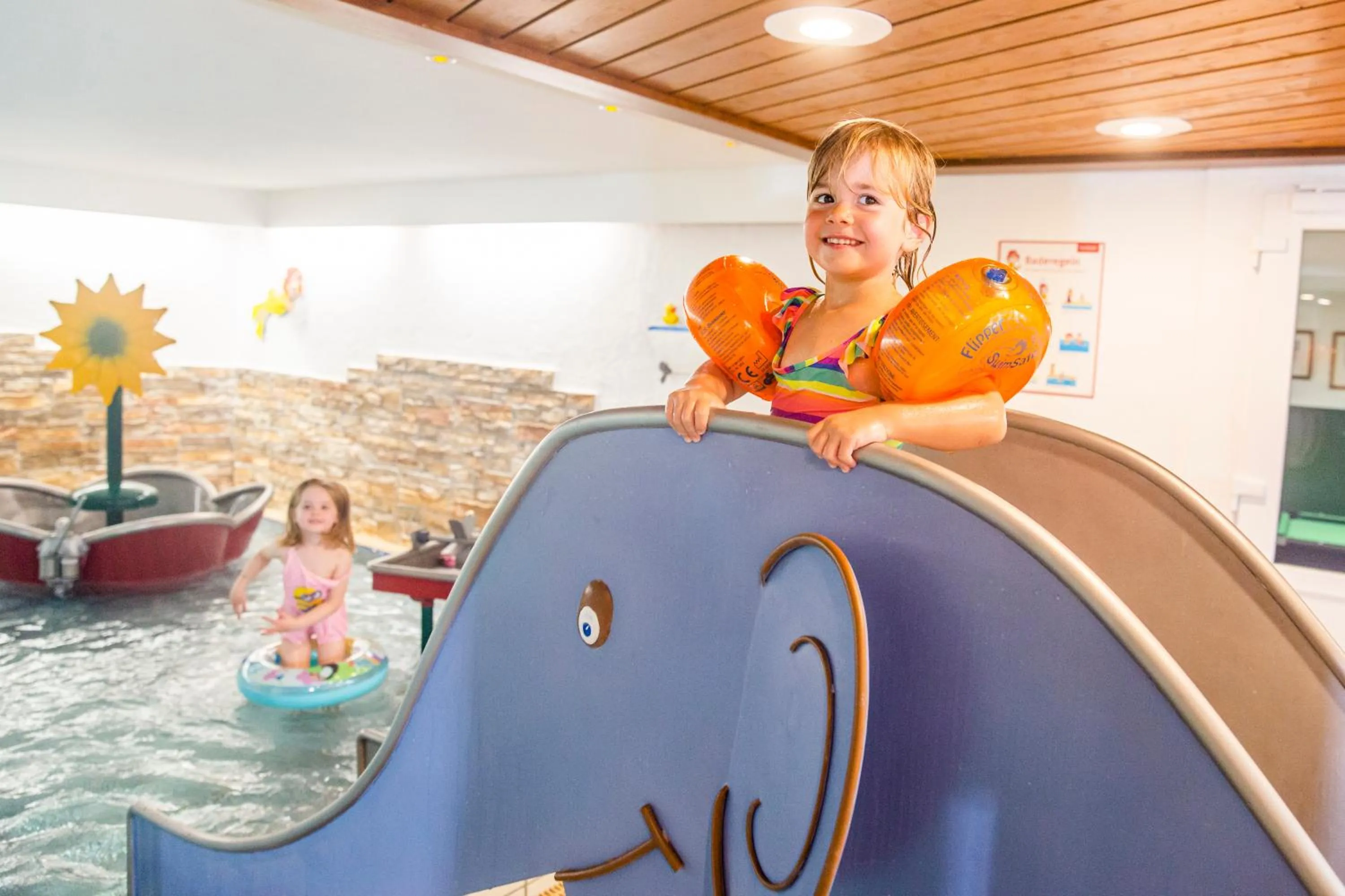 Swimming pool in Hotel Engel - Familotel Hochschwarzwald