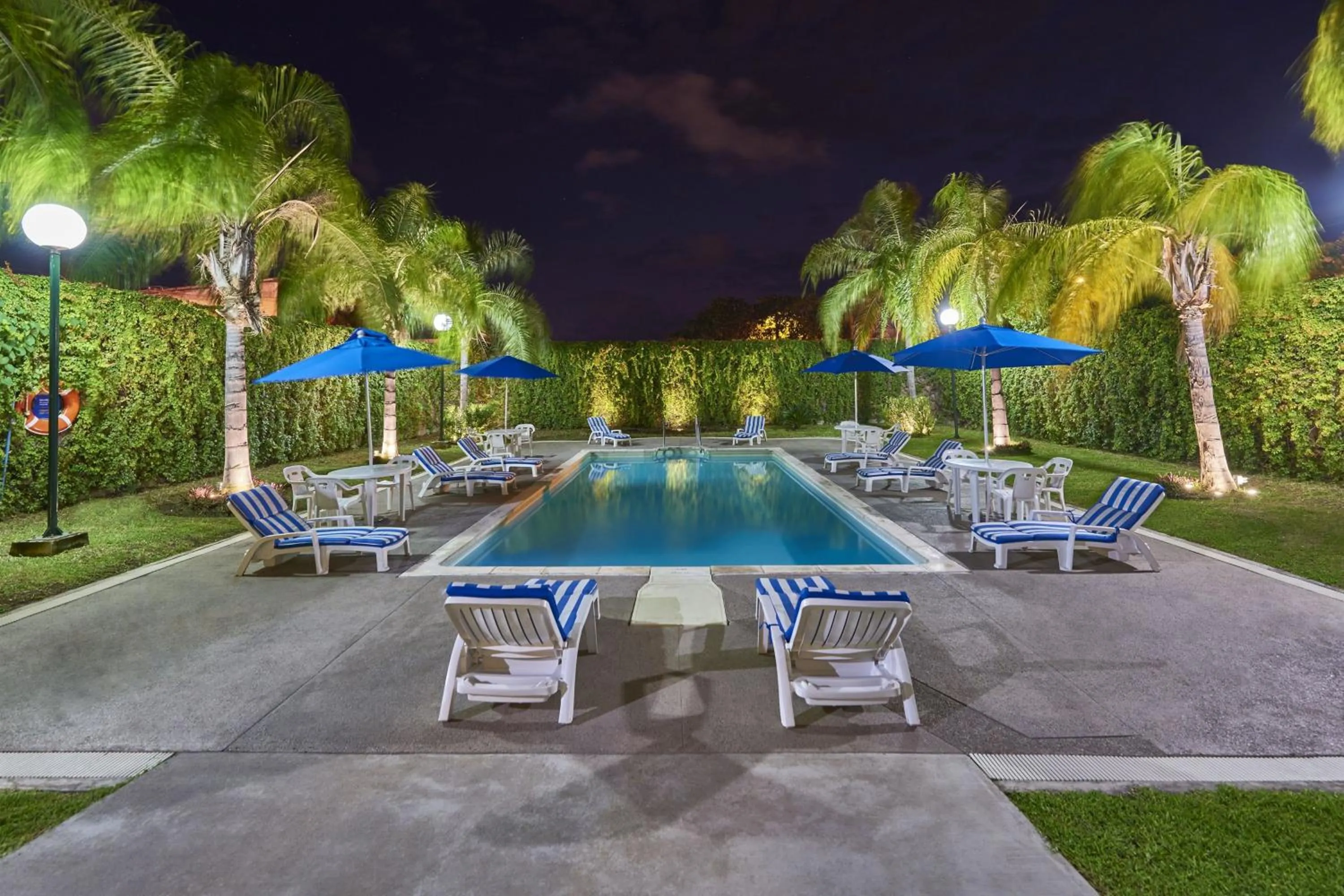 Swimming pool in City Express by Marriott Mazatlan