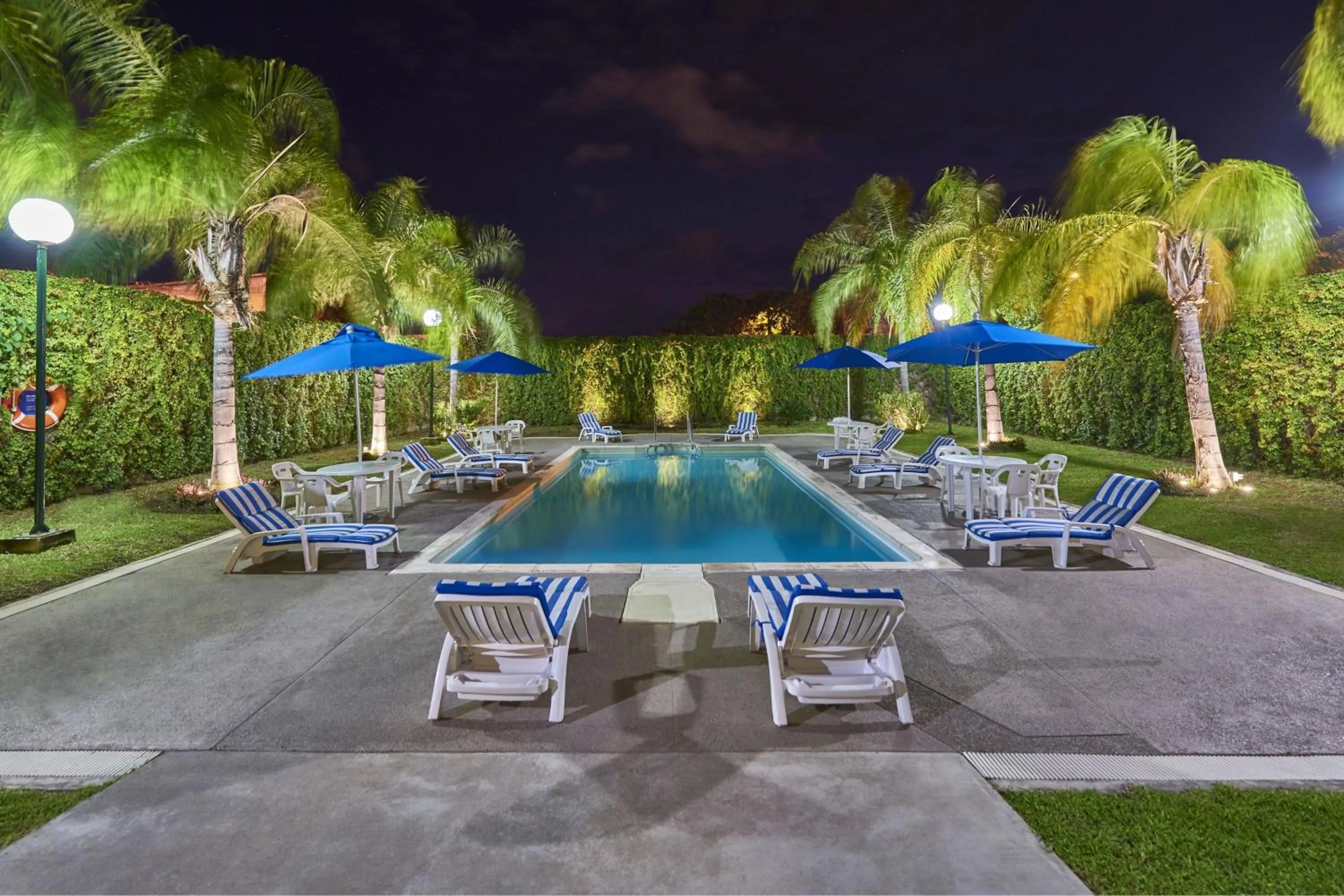 Swimming pool in City Express by Marriott Mazatlan