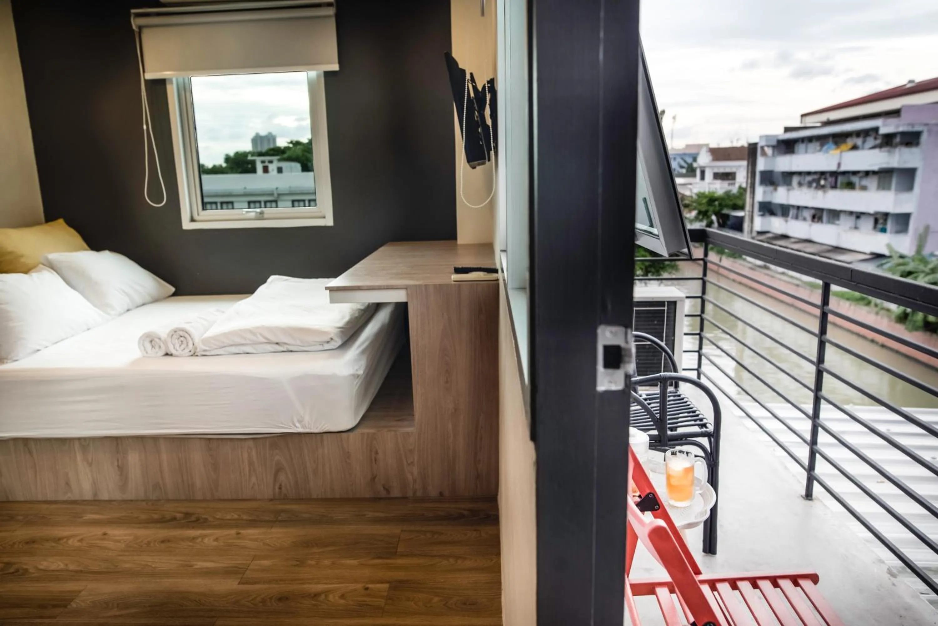 Balcony/Terrace, Bed in Jam Hostel Bangkok