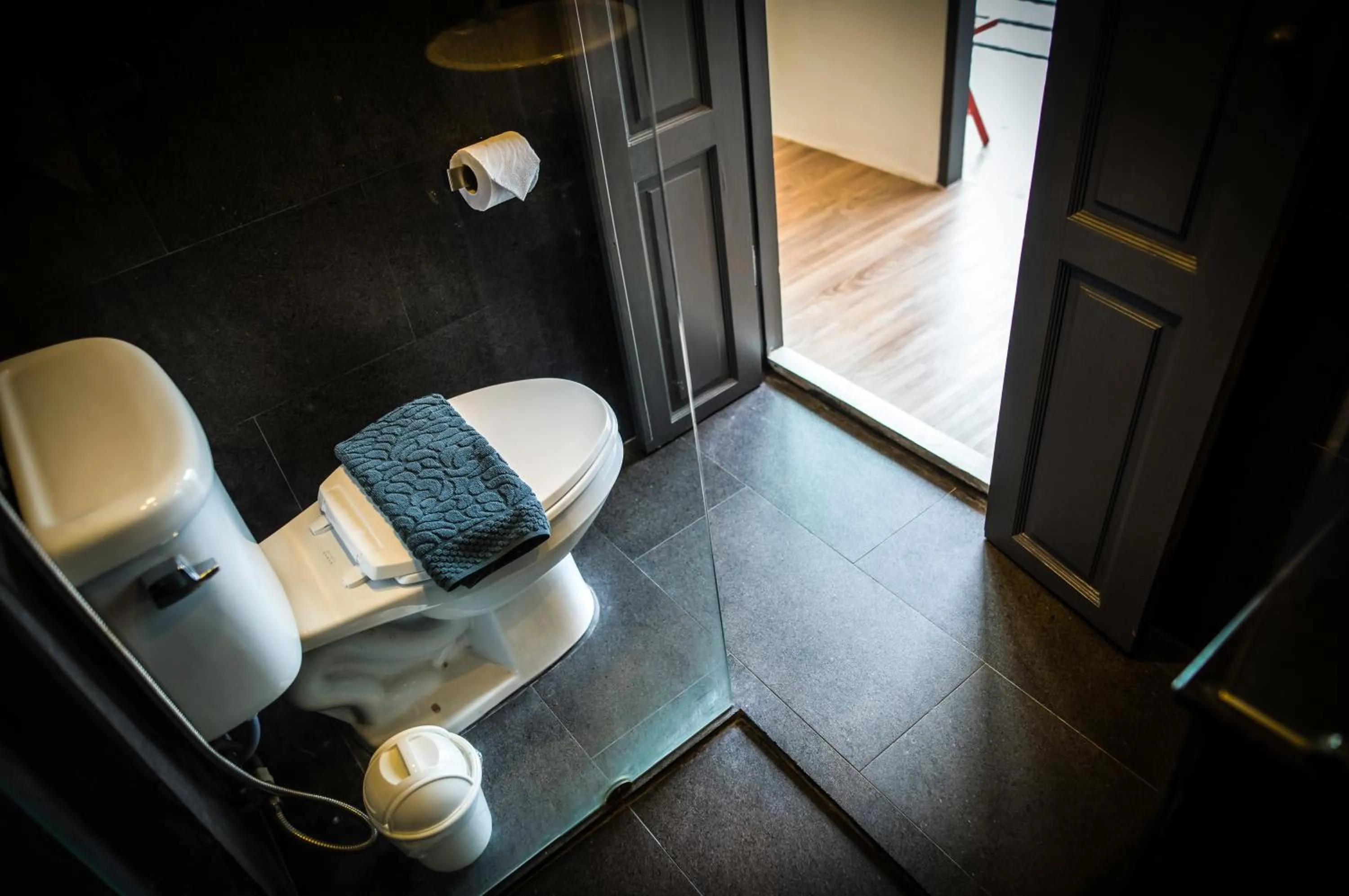 Toilet in Jam Hostel Bangkok