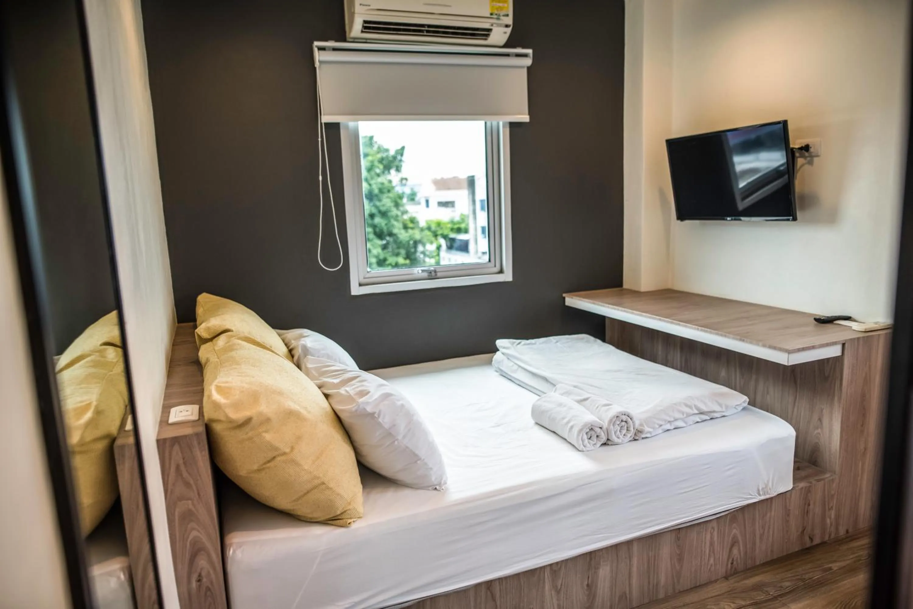 Photo of the whole room, Bed in Jam Hostel Bangkok