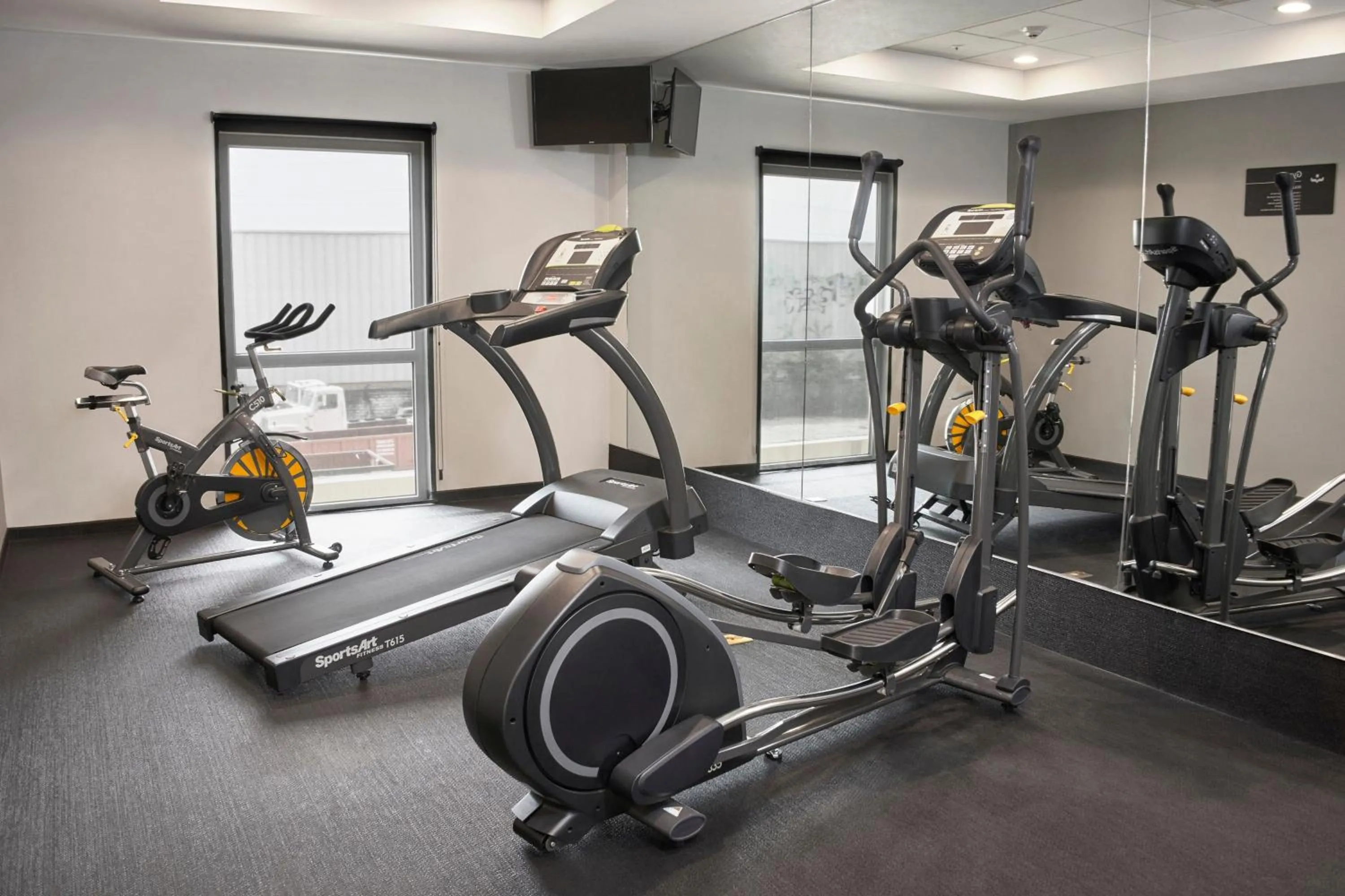 Fitness centre/facilities in City Express by Marriott Mérida