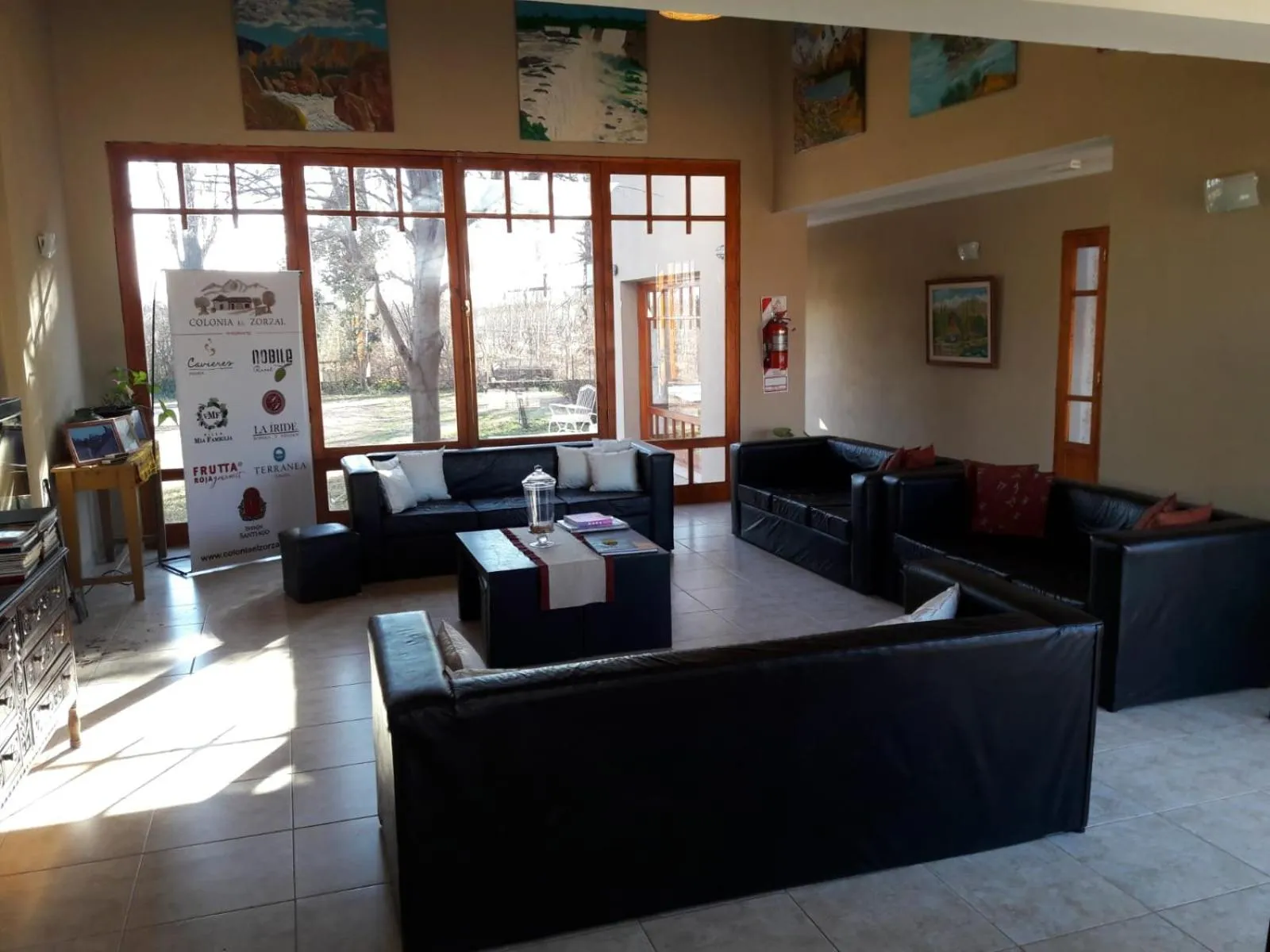 Communal lounge/ TV room in Posada Cavieres Wine Farm