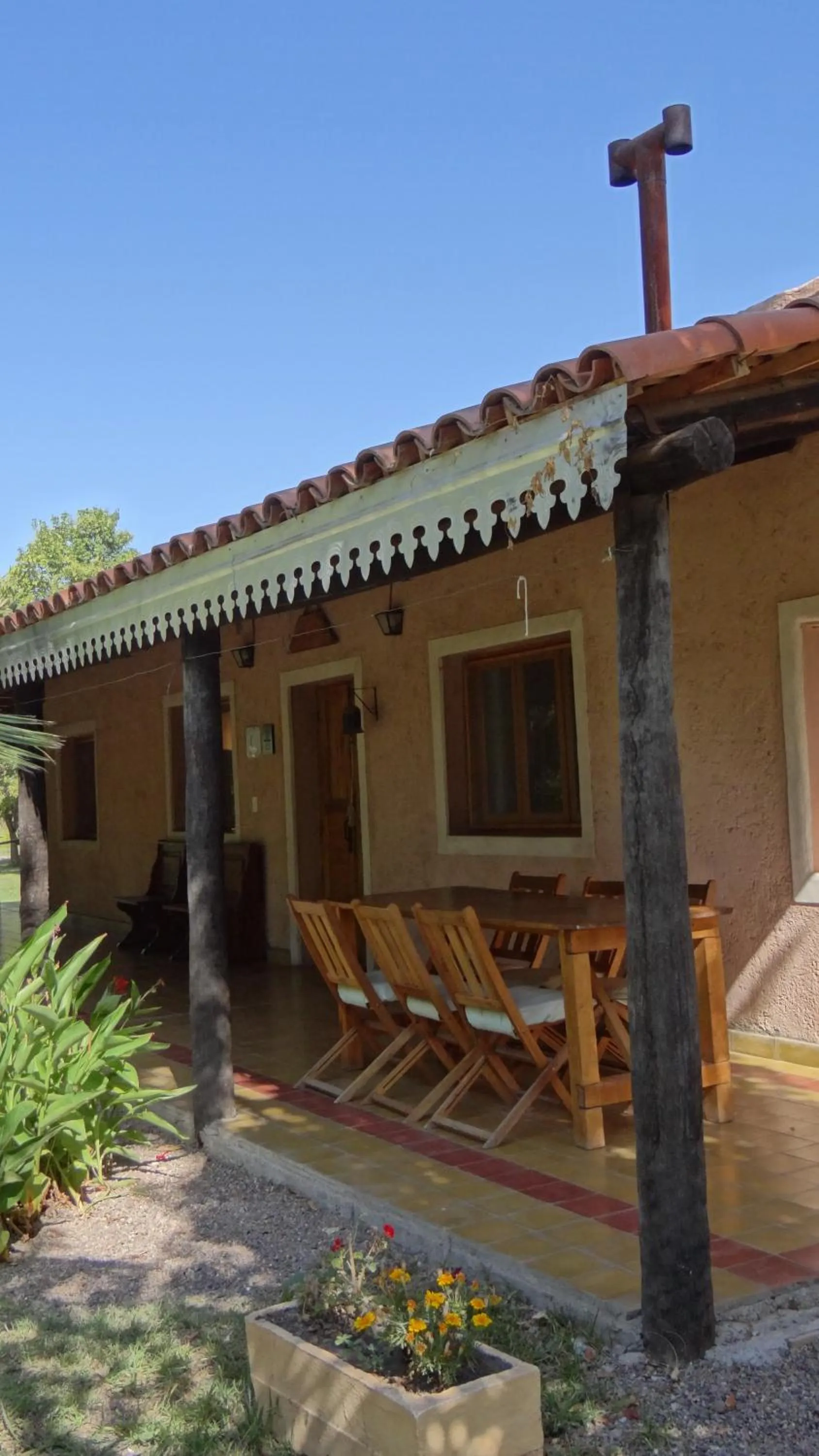 Facade/entrance in Posada Cavieres Wine Farm