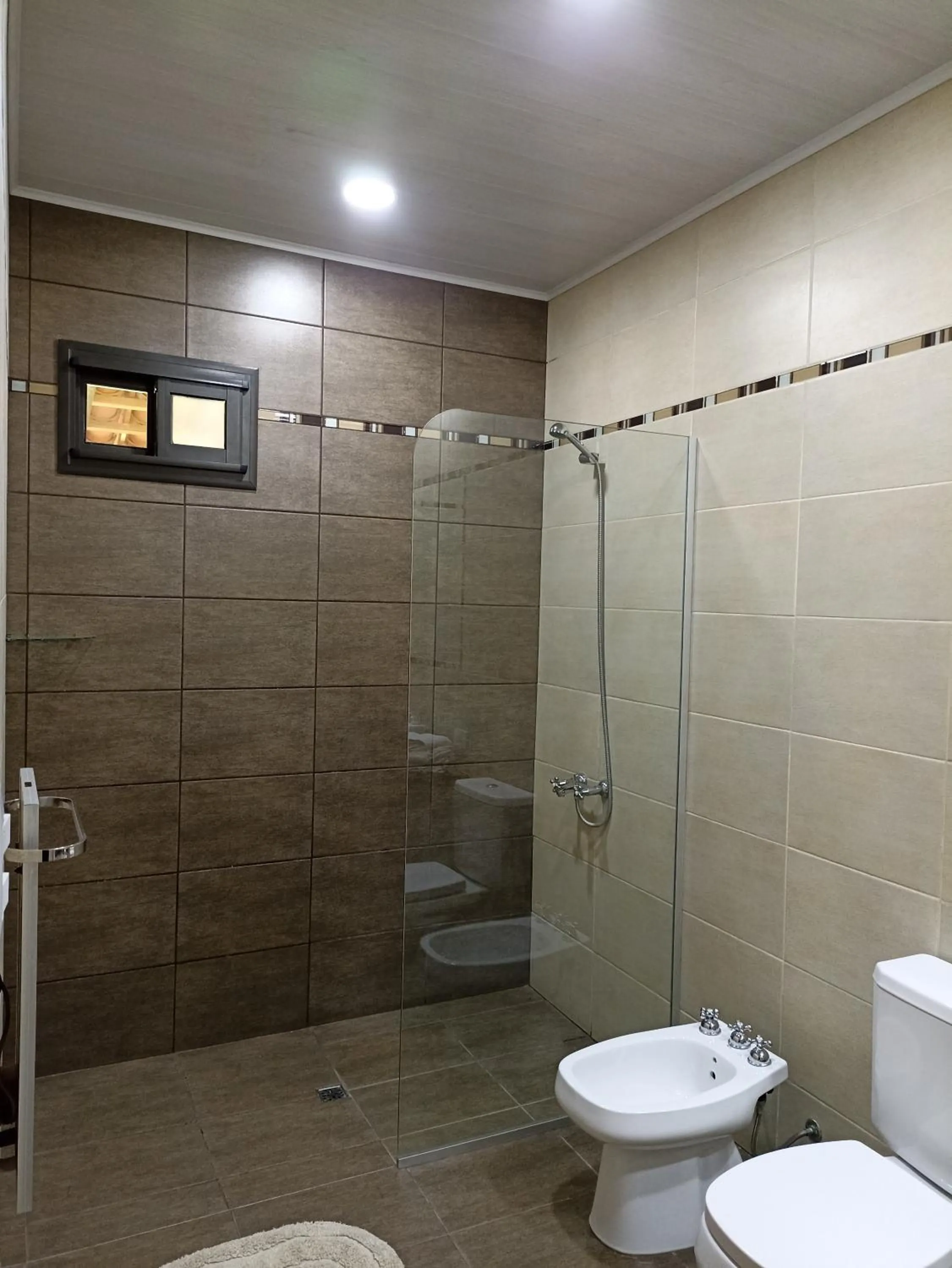 Shower in Posada Cavieres Wine Farm