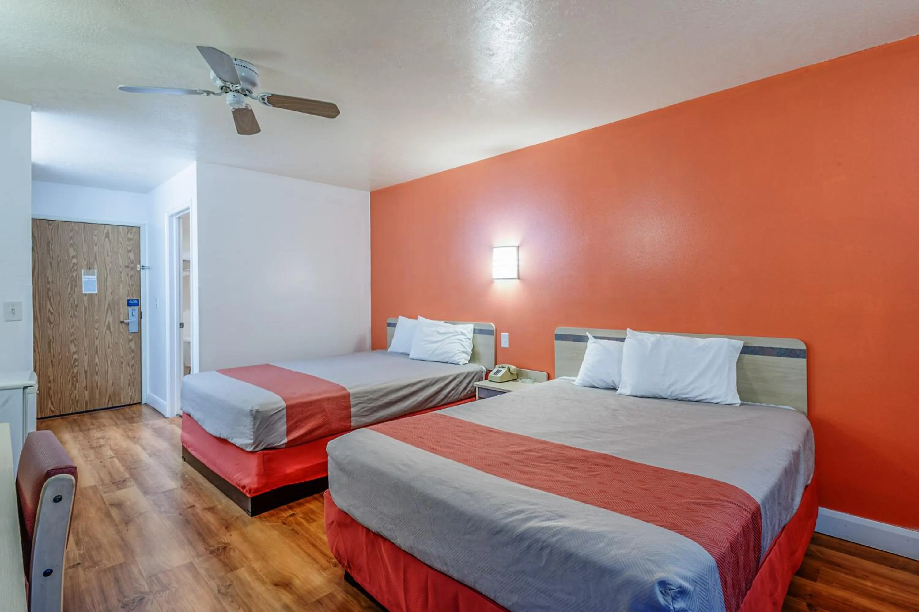 Bedroom, Bed in Motel 6-Beaver, UT