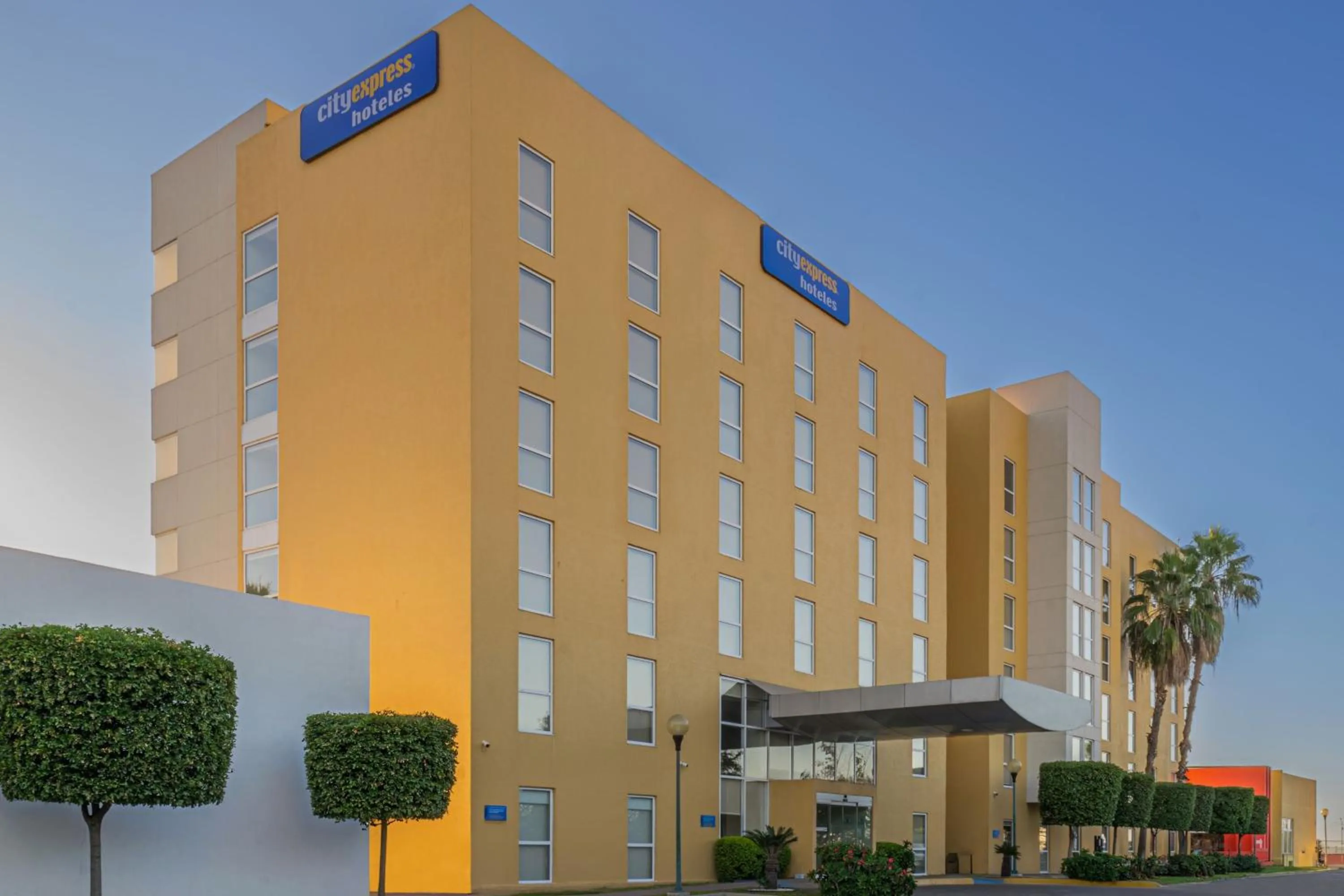 Property building in City Express by Marriott Culiacan